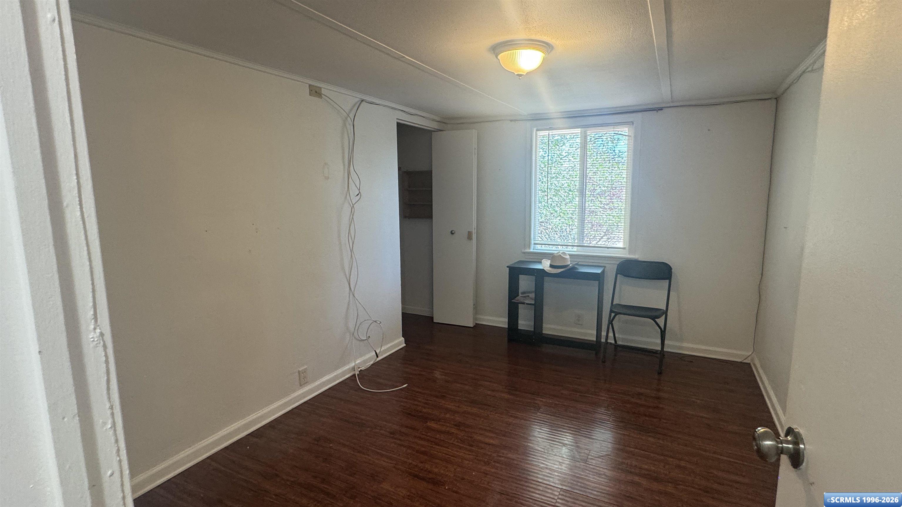 157 Sandalwood, photograph 16