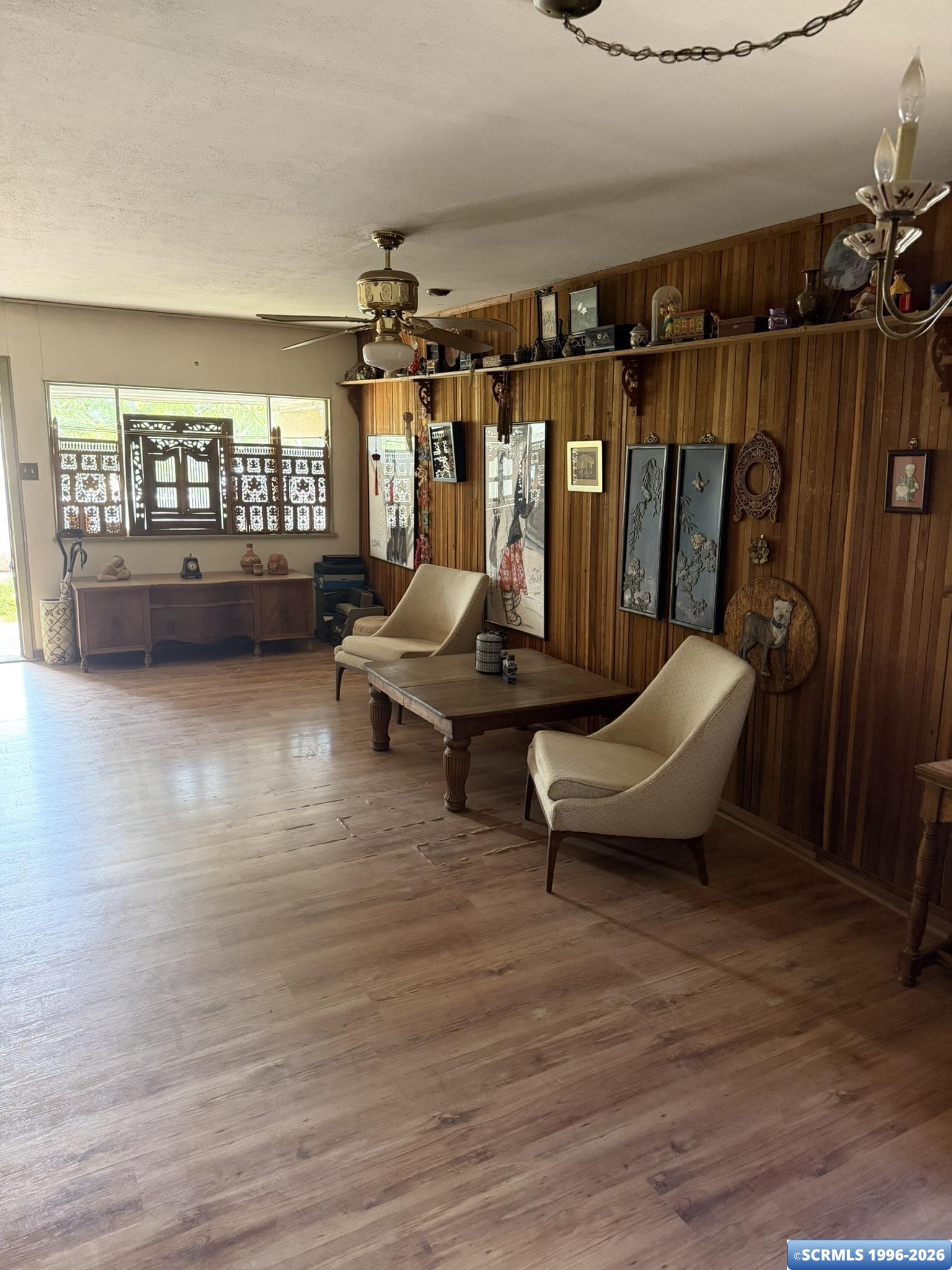 409 E 5th Street, photograph 14