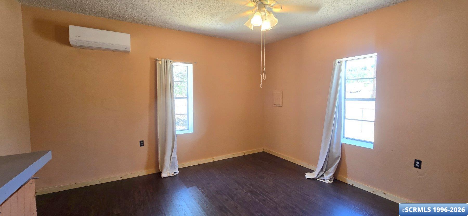 1315 N GOLD ST, photograph 9