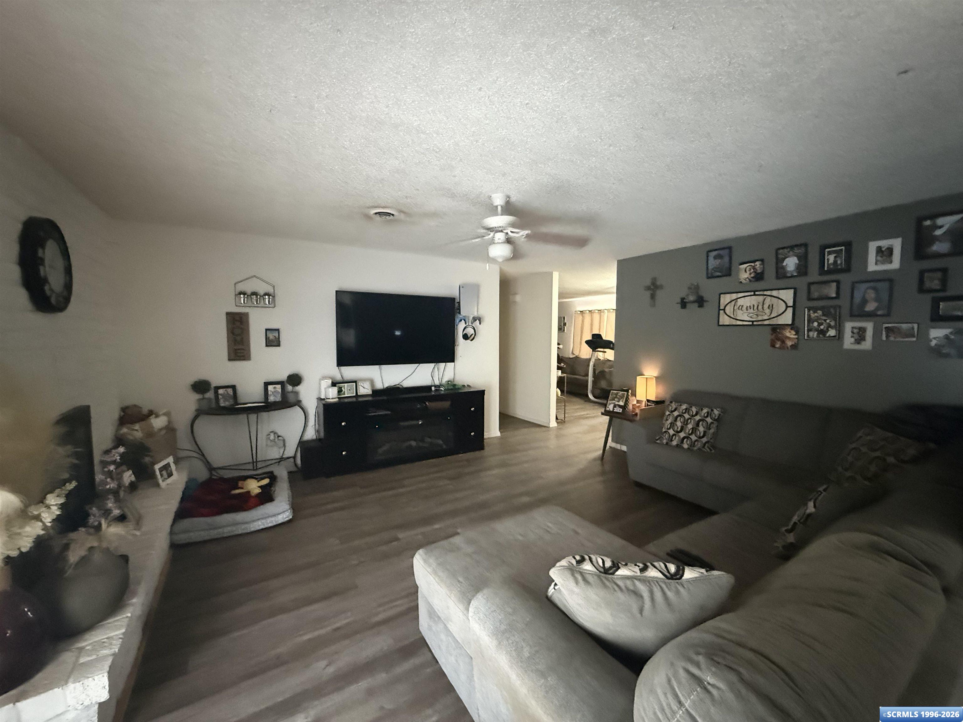 2404 Swarthmore, photograph 5