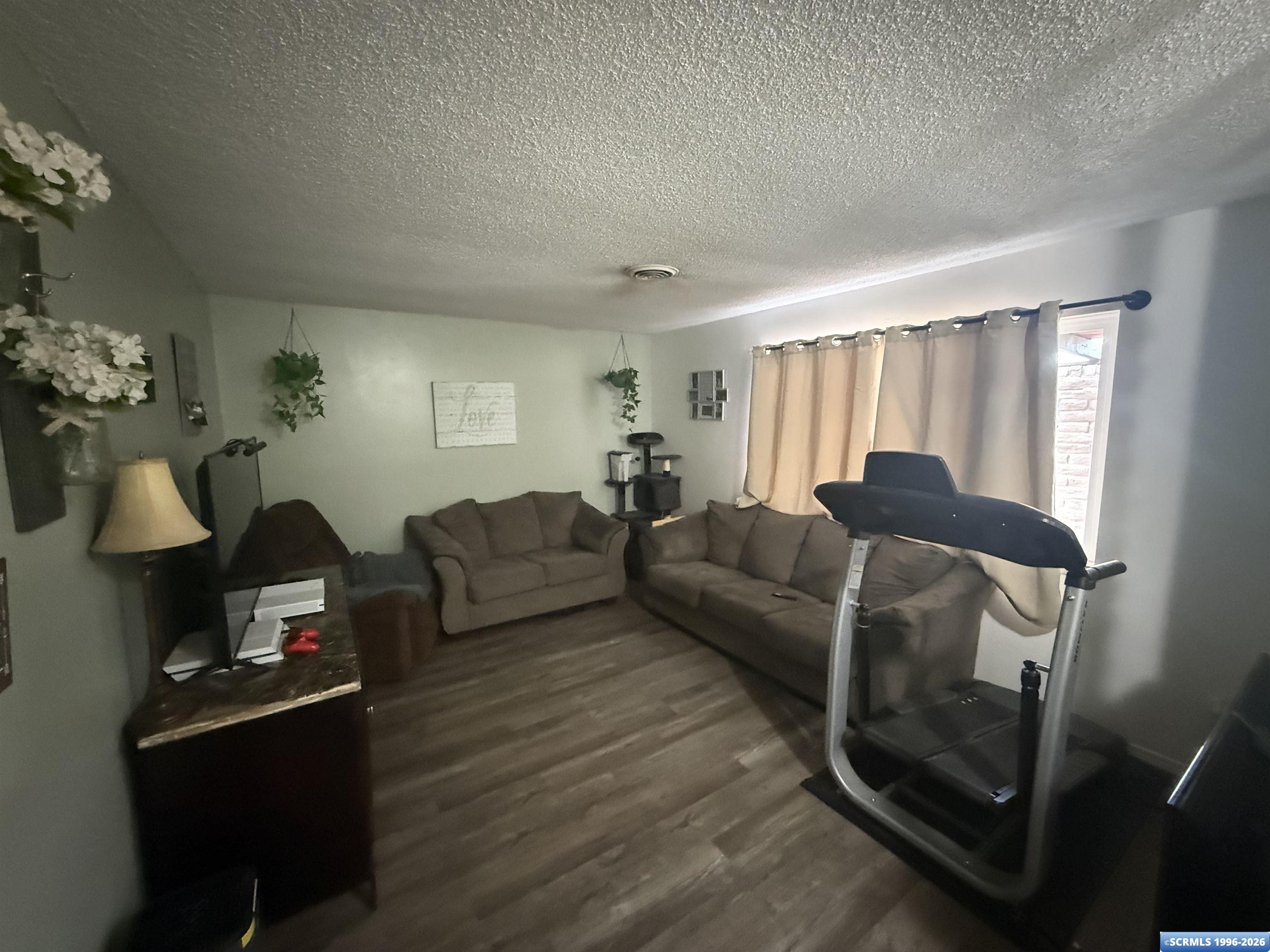 2404 Swarthmore, photograph 6