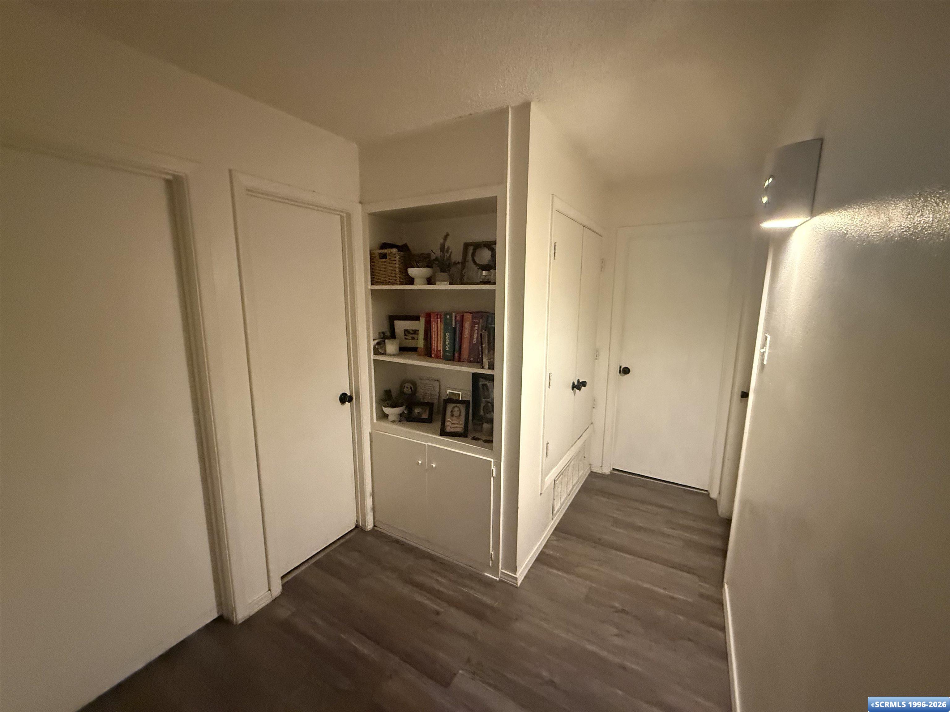 2404 Swarthmore, photograph 7