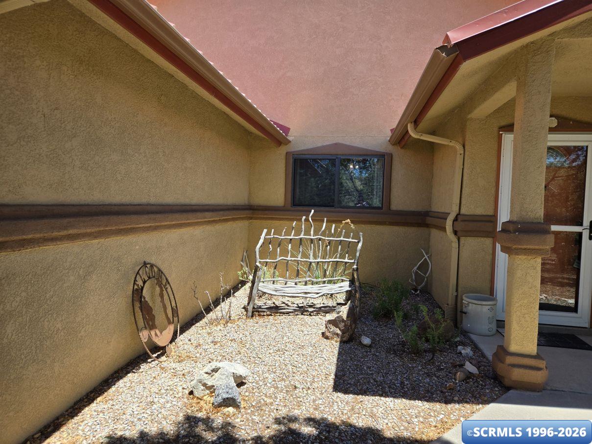 37 Kathleen Drive, photograph 2