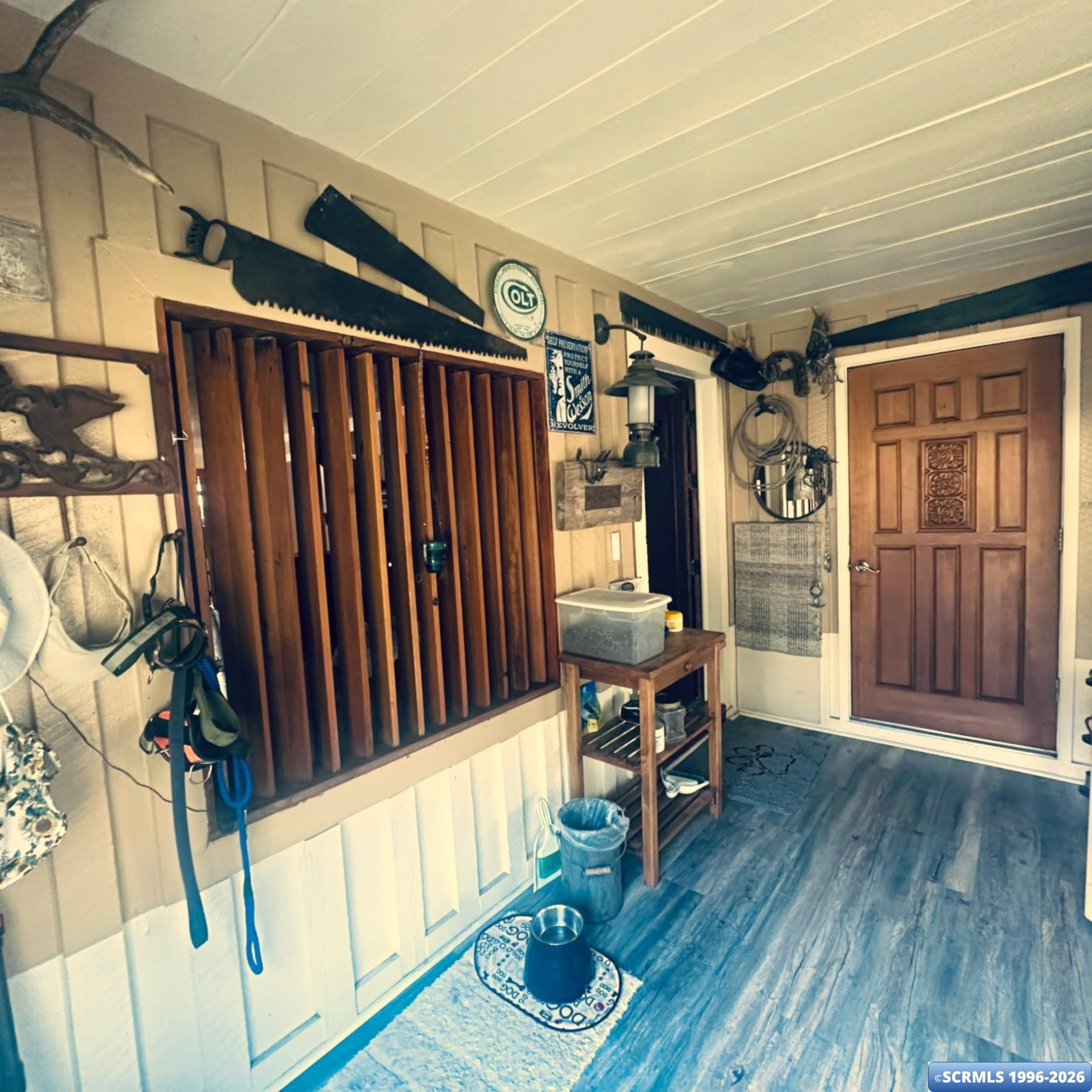 8 Whitewater Lane, photograph 2