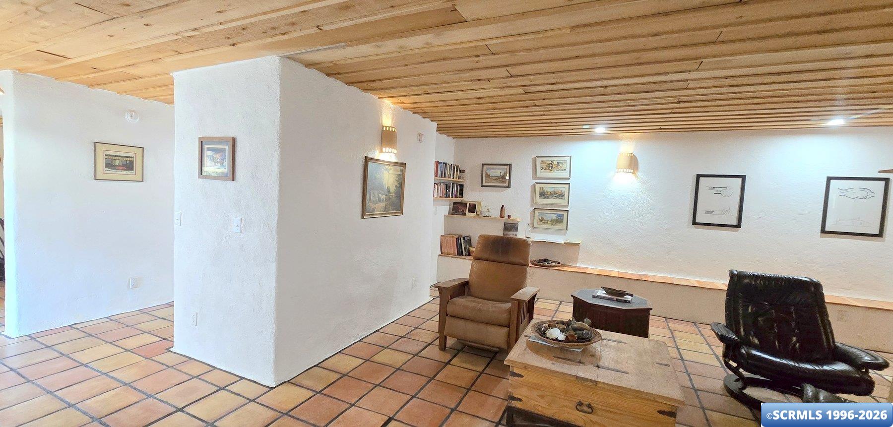 39 VESUVIUS WAY, photograph 4