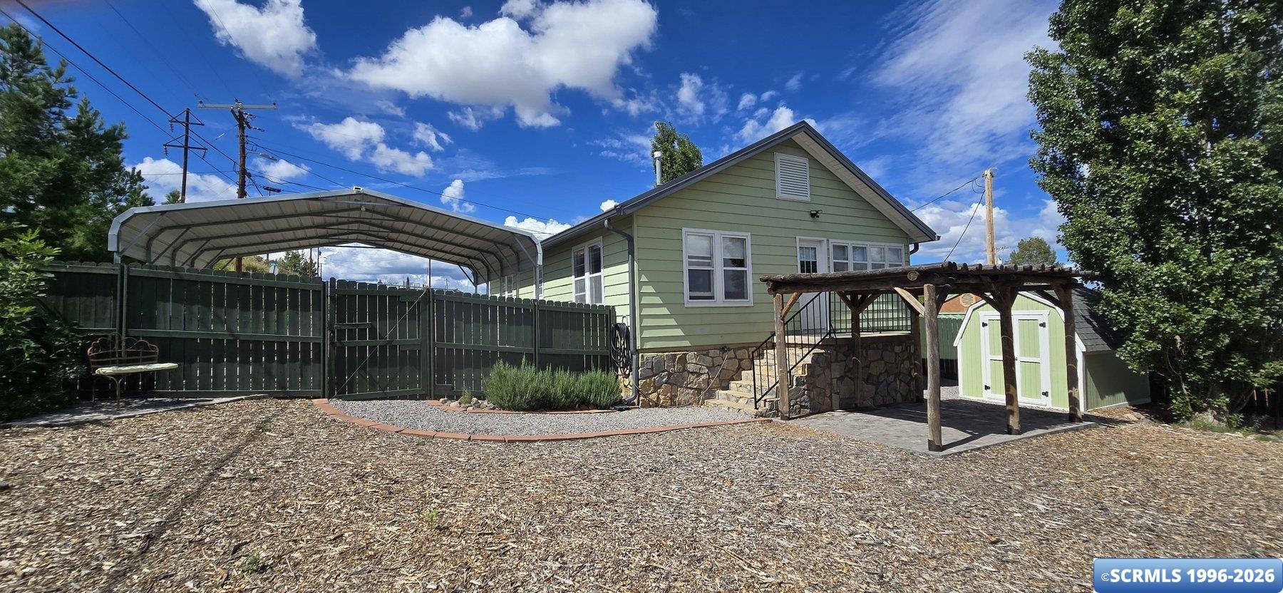 129 W VICTORIA ST, photograph 21