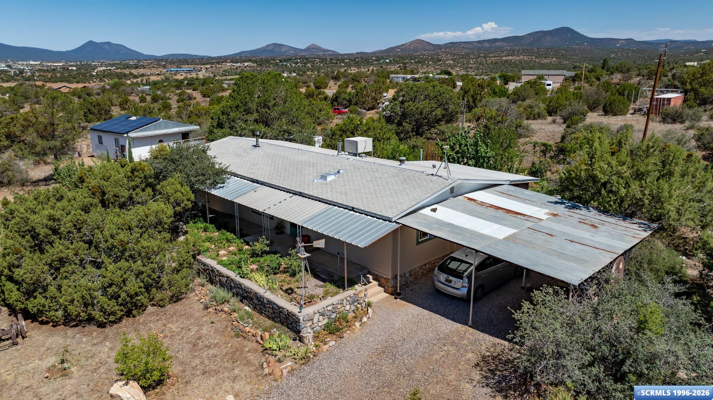 44 Kirkland Road, photograph 2