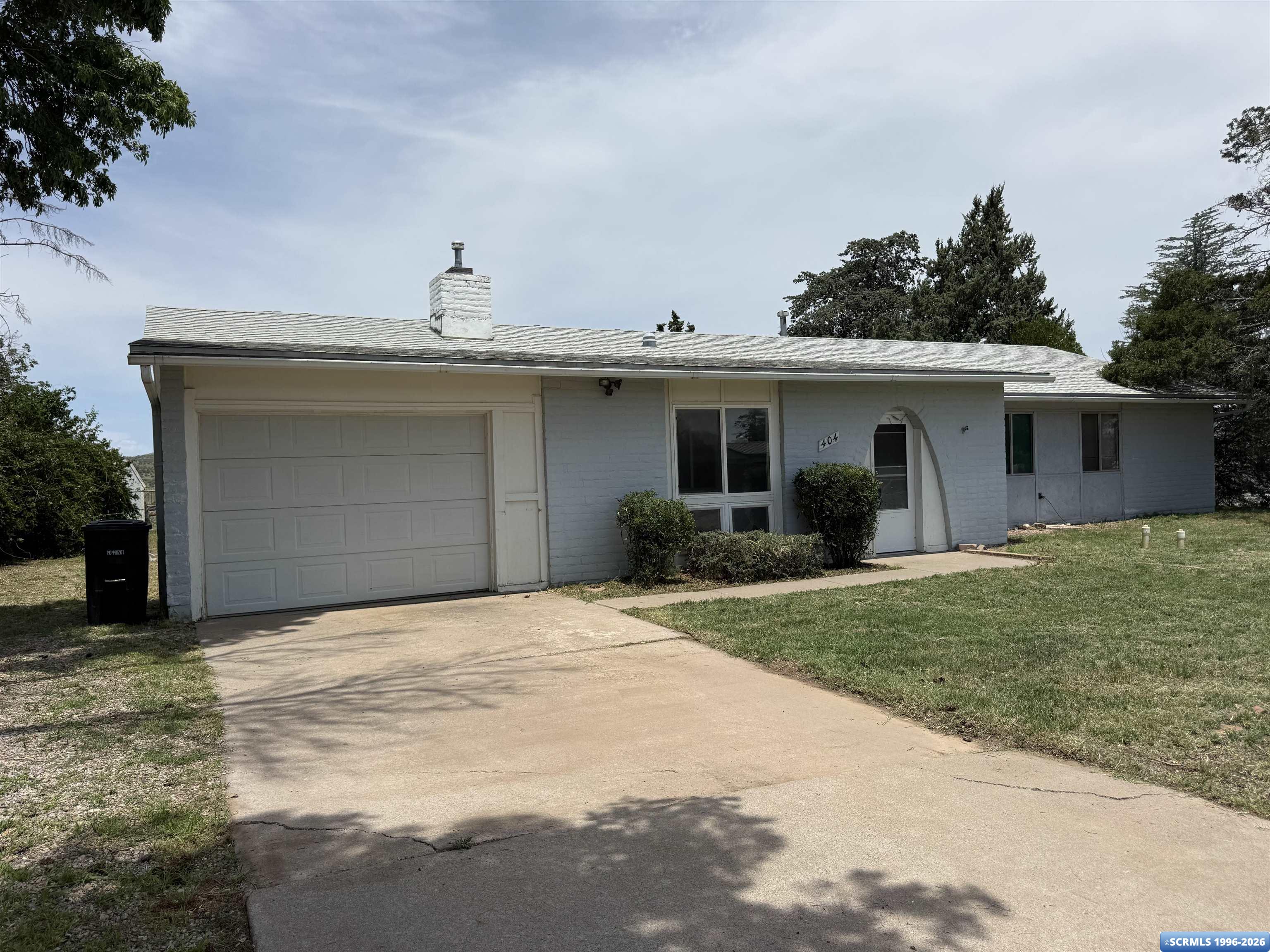 404 Malachite Avenue, photograph 2