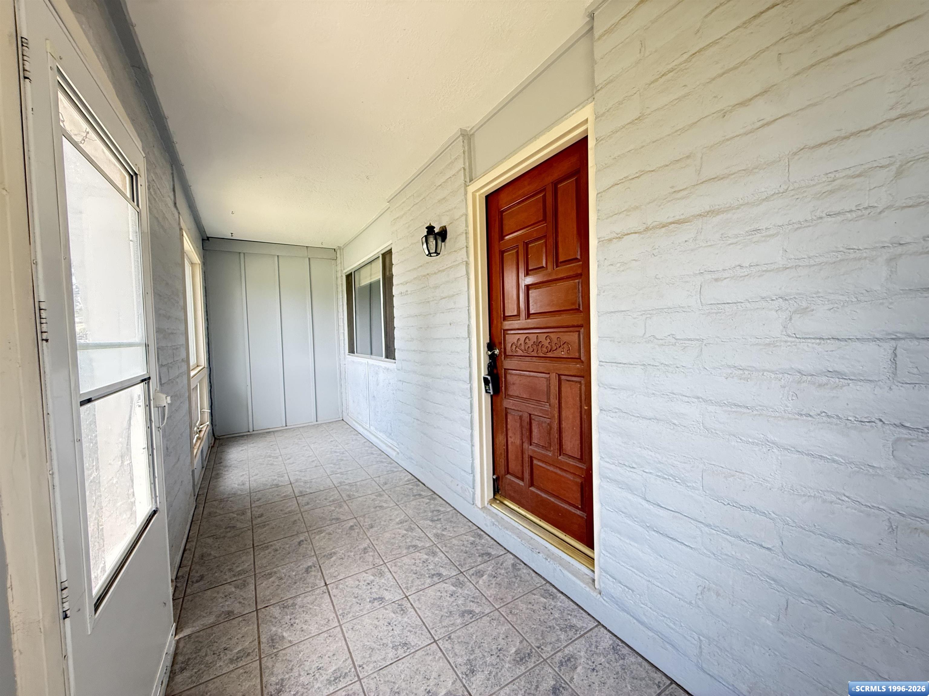 404 Malachite Avenue, photograph 3