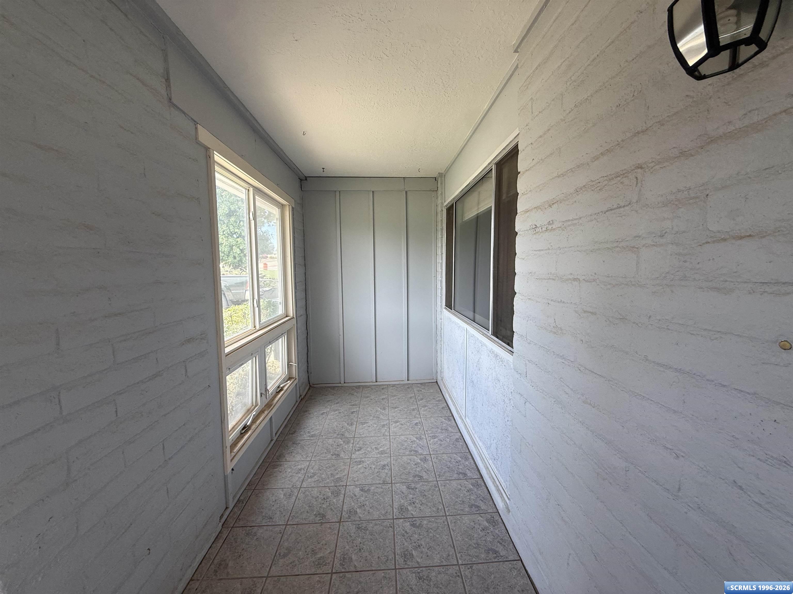 404 Malachite Avenue, photograph 4