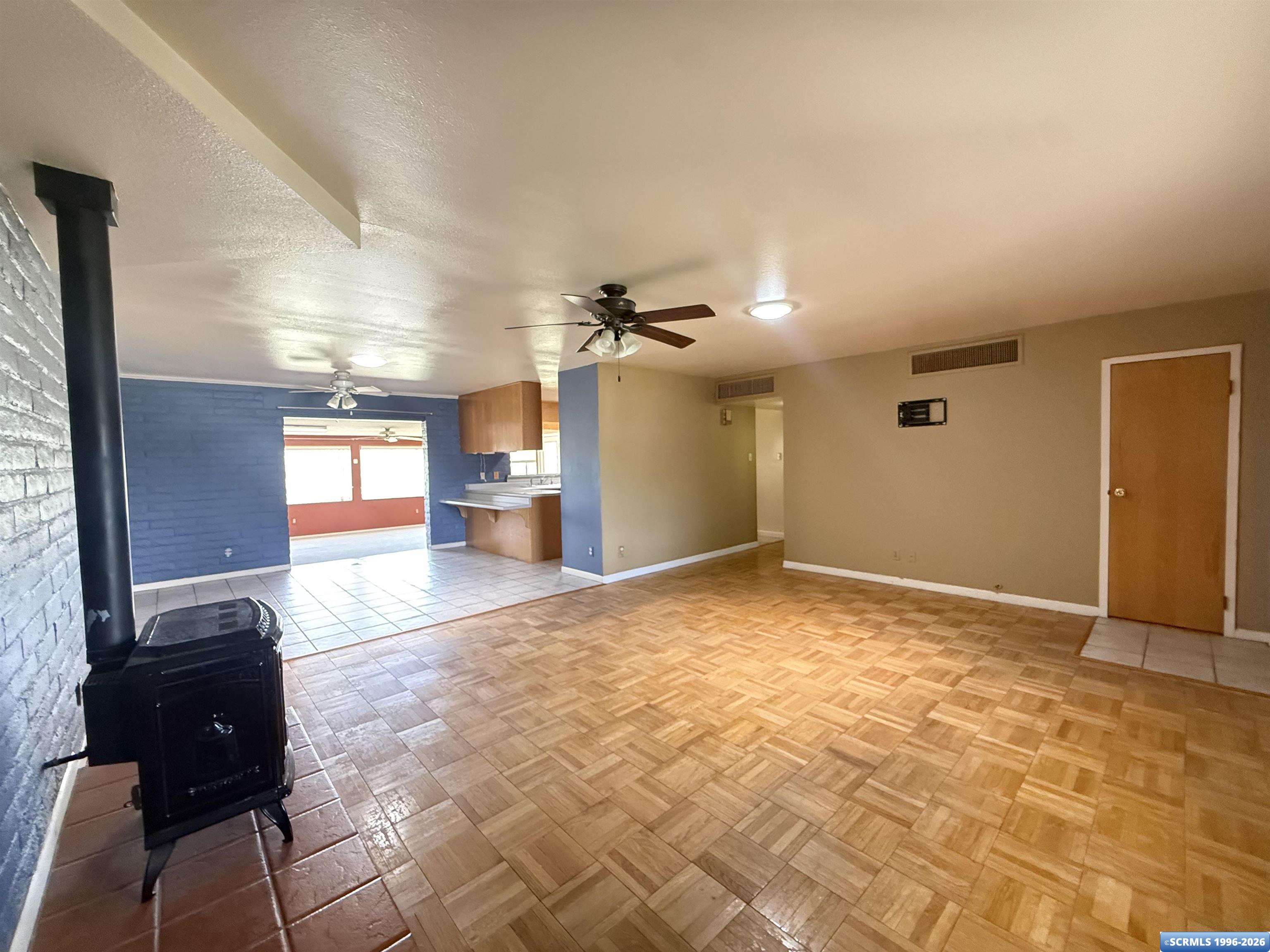 404 Malachite Avenue, photograph 5