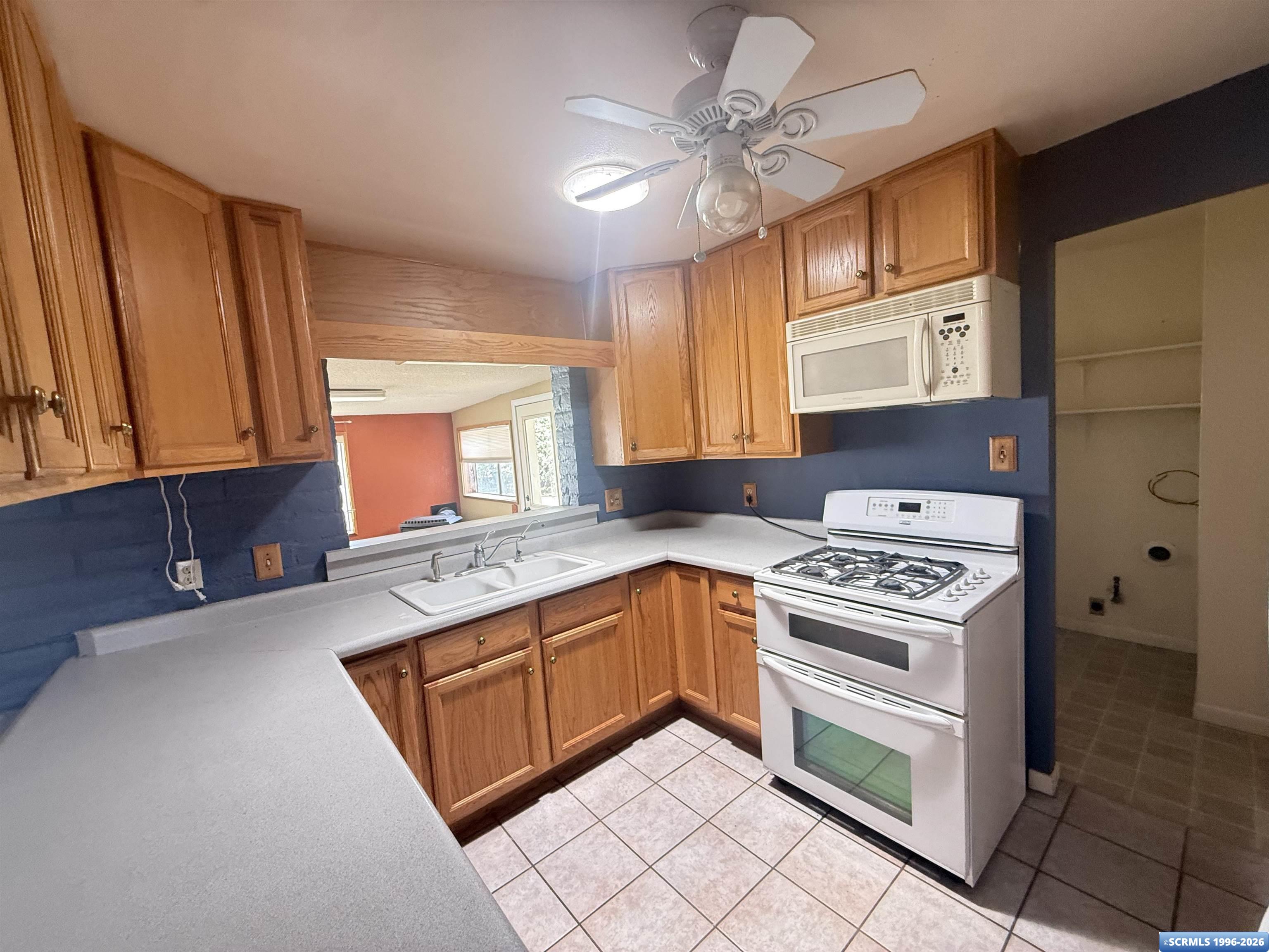 404 Malachite Avenue, photograph 9