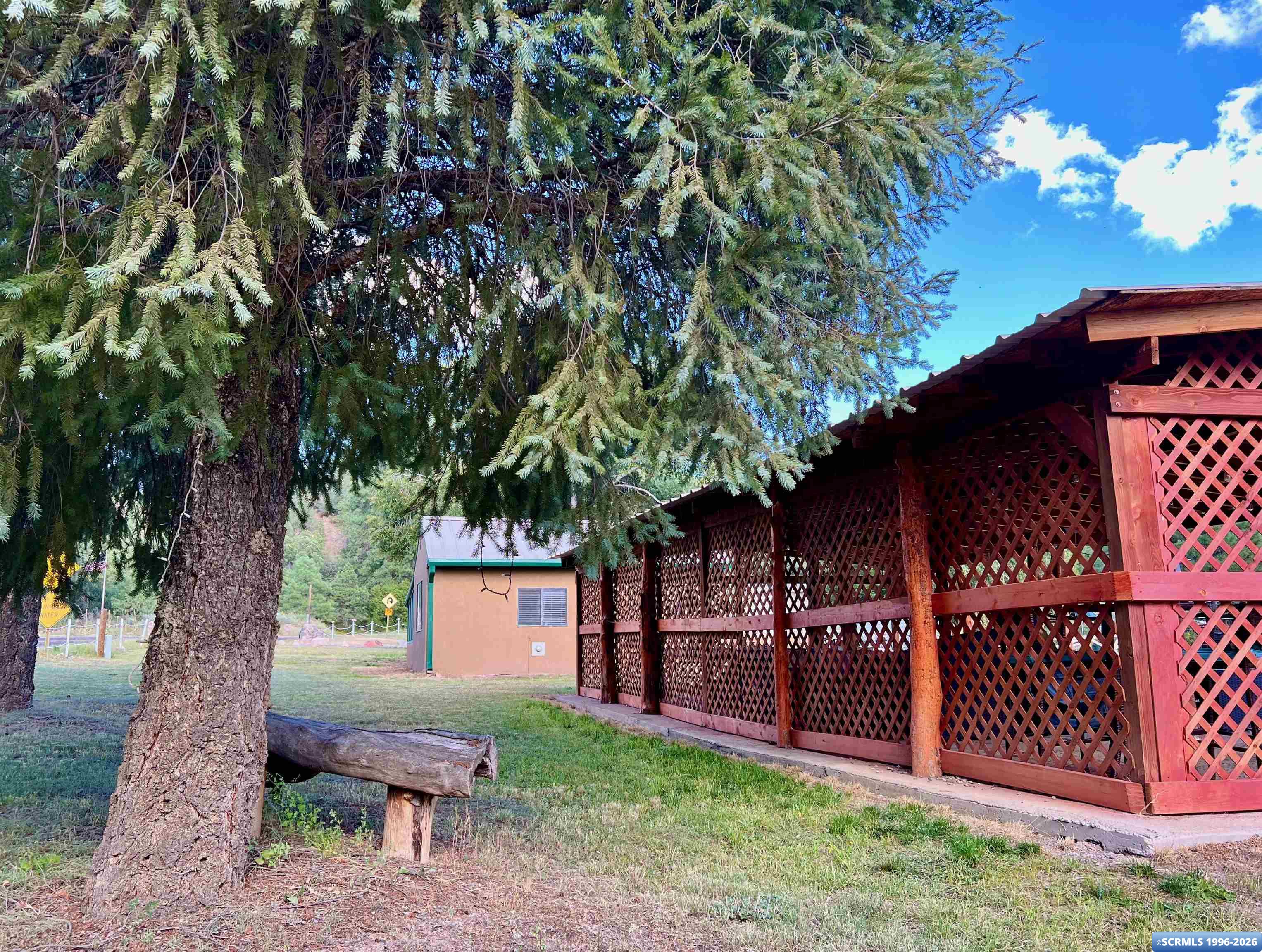863 Highway 35, photograph 20