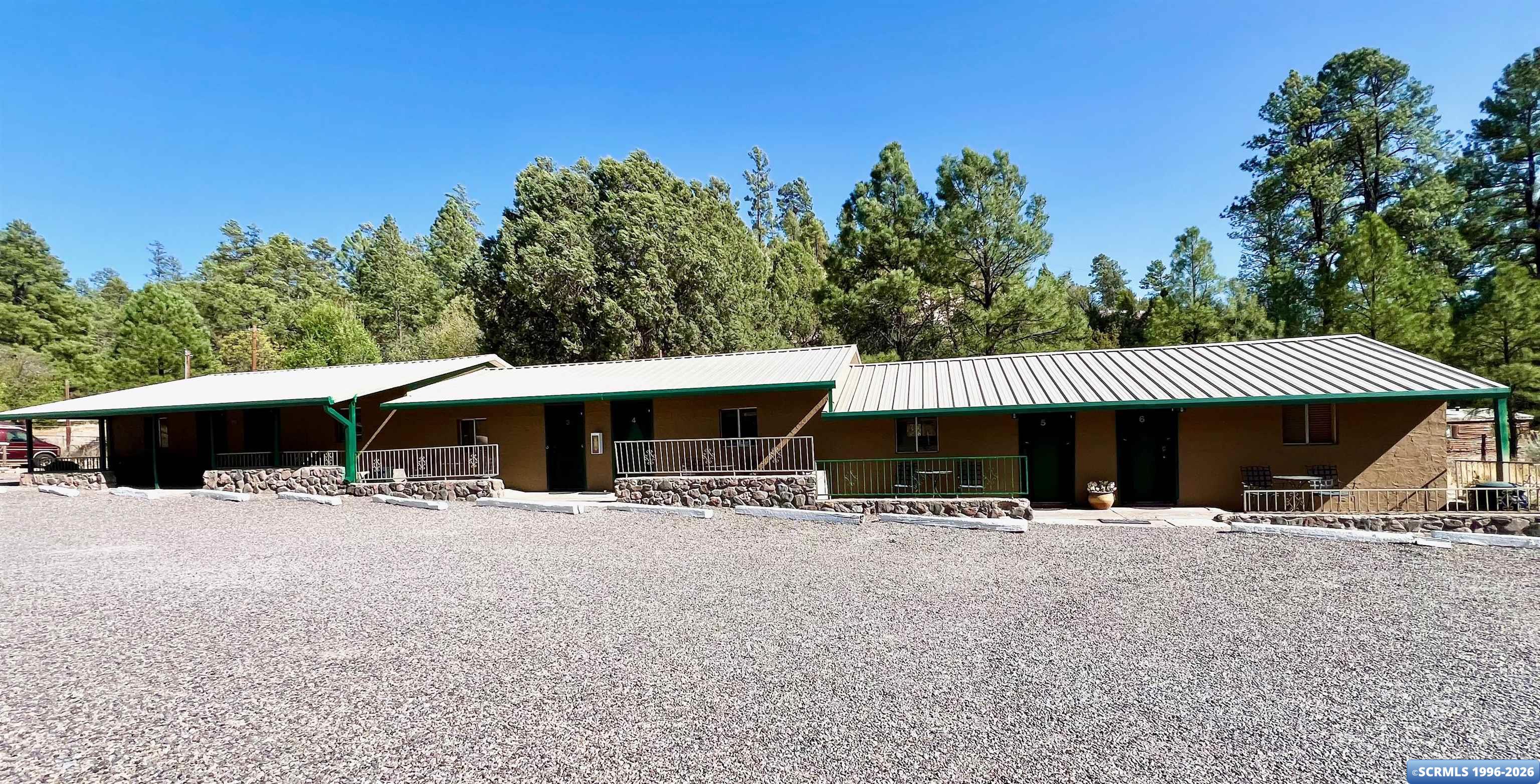 863 Highway 35, photograph 18