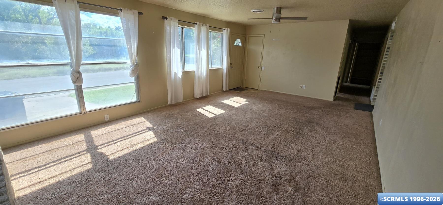 2316 KIMBERLY DR, photograph 3