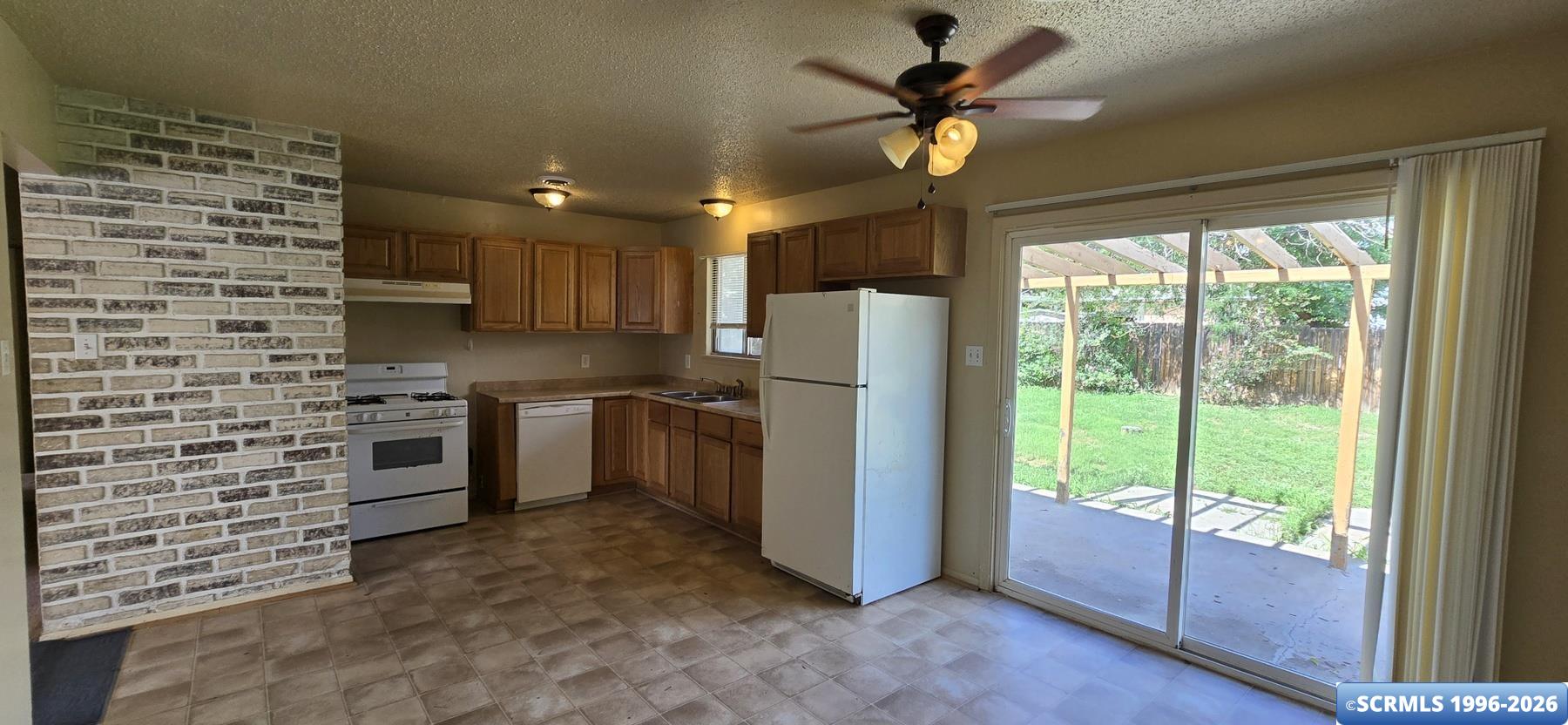 2316 KIMBERLY DR, photograph 4