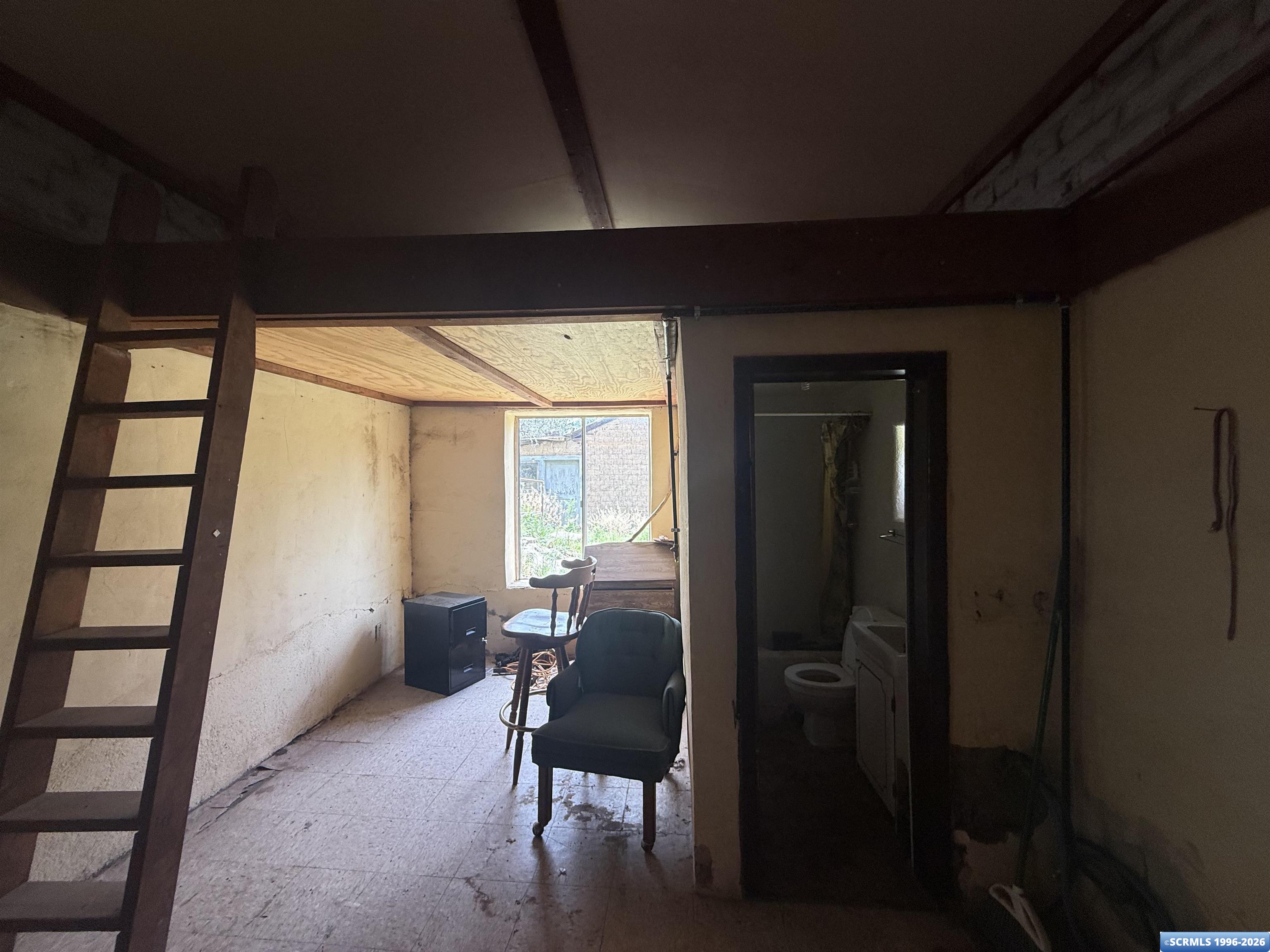 1102 Escondida St, photograph 9