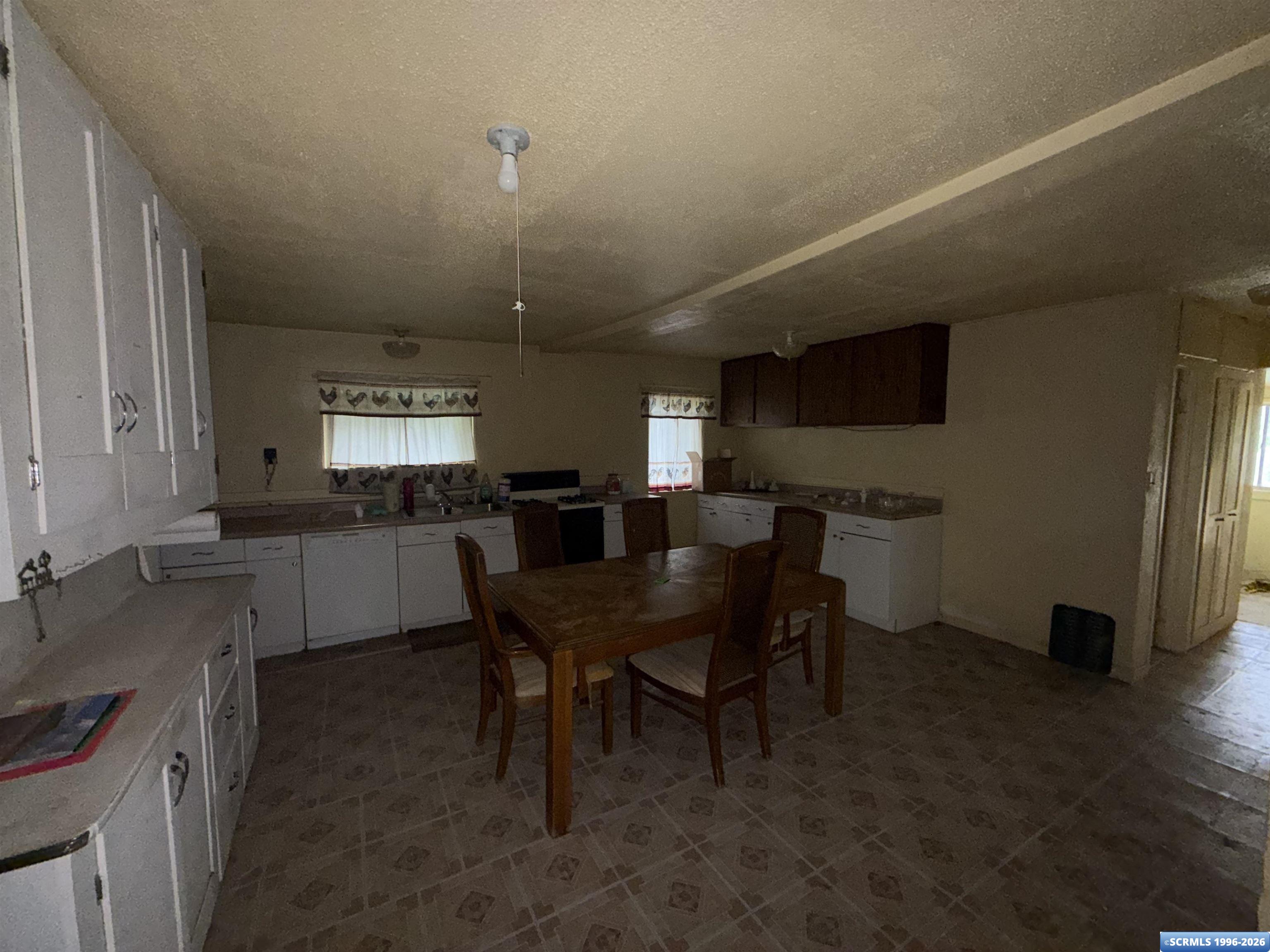 1102 Escondida St, photograph 4