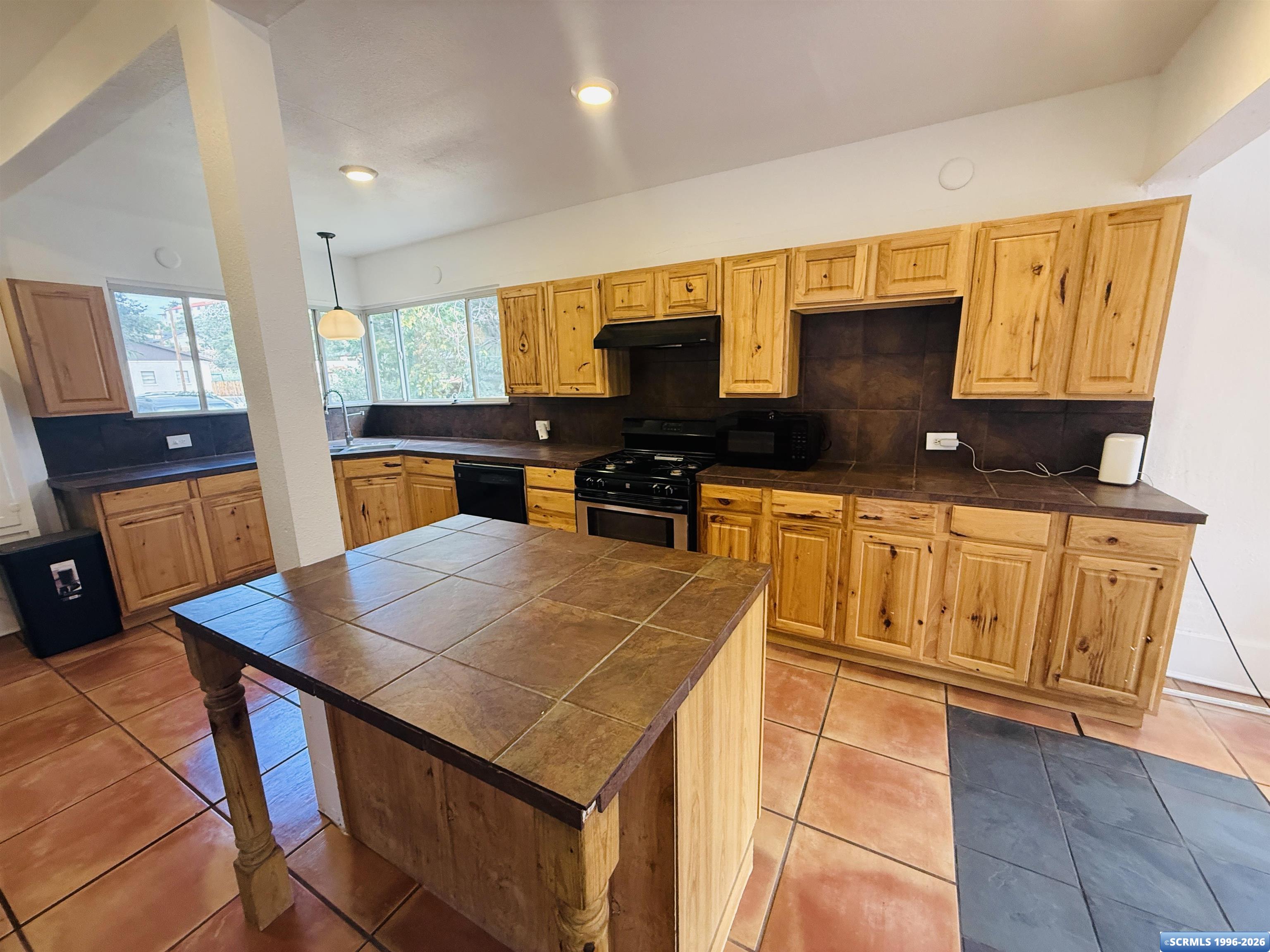 902 N Santa Rita Street, photograph 16