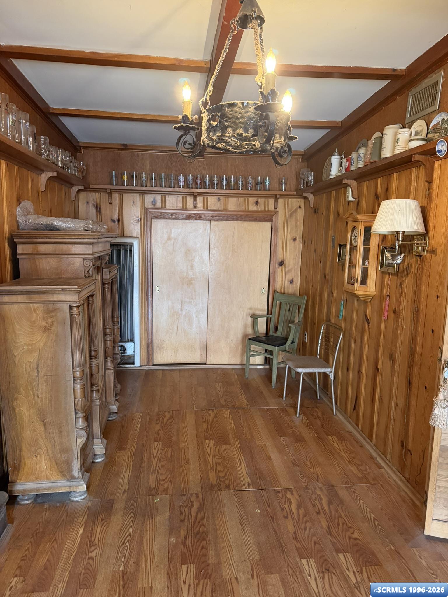 409 E 5th Street, photograph 19
