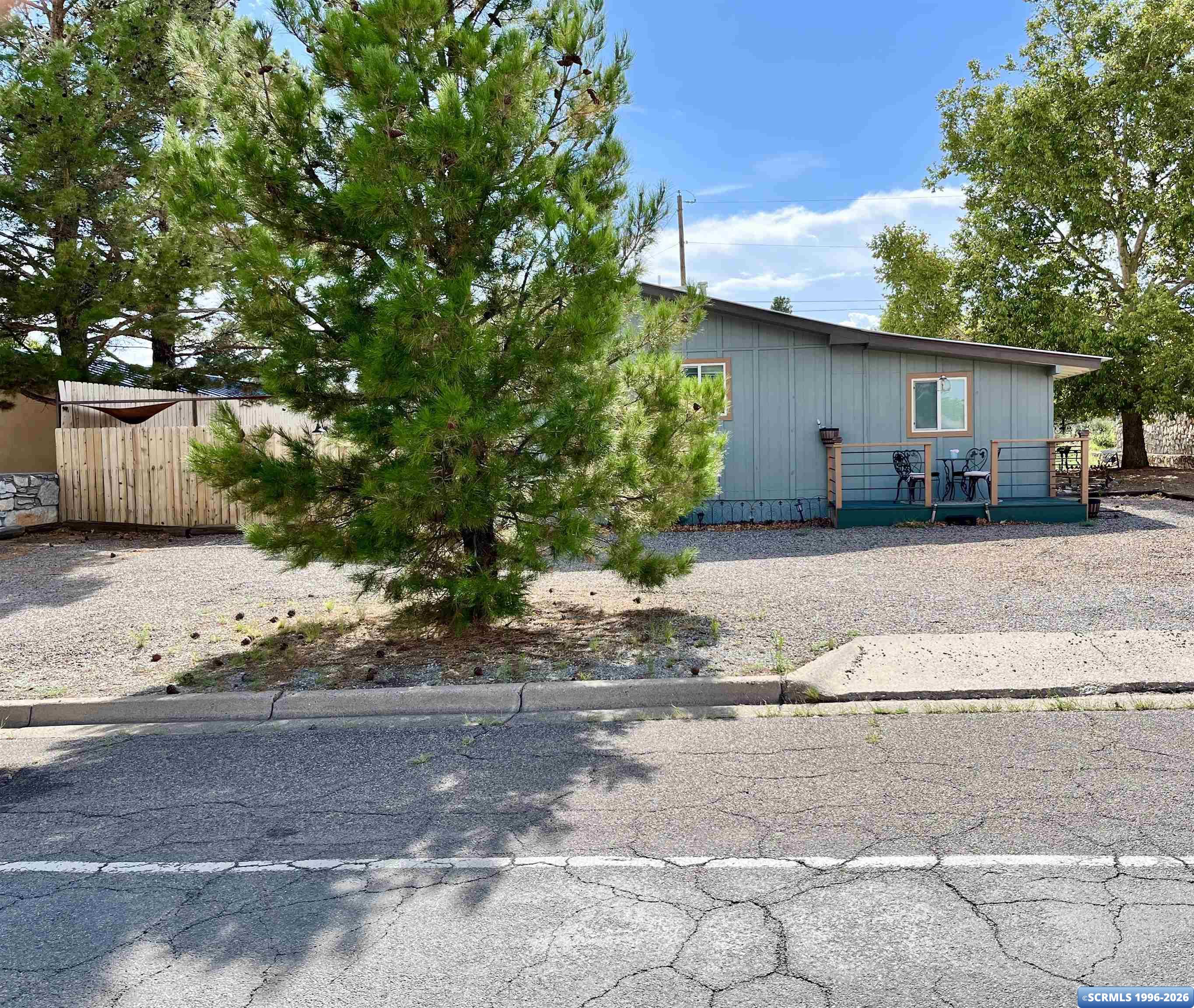 3613 N Swan Street, photograph 2