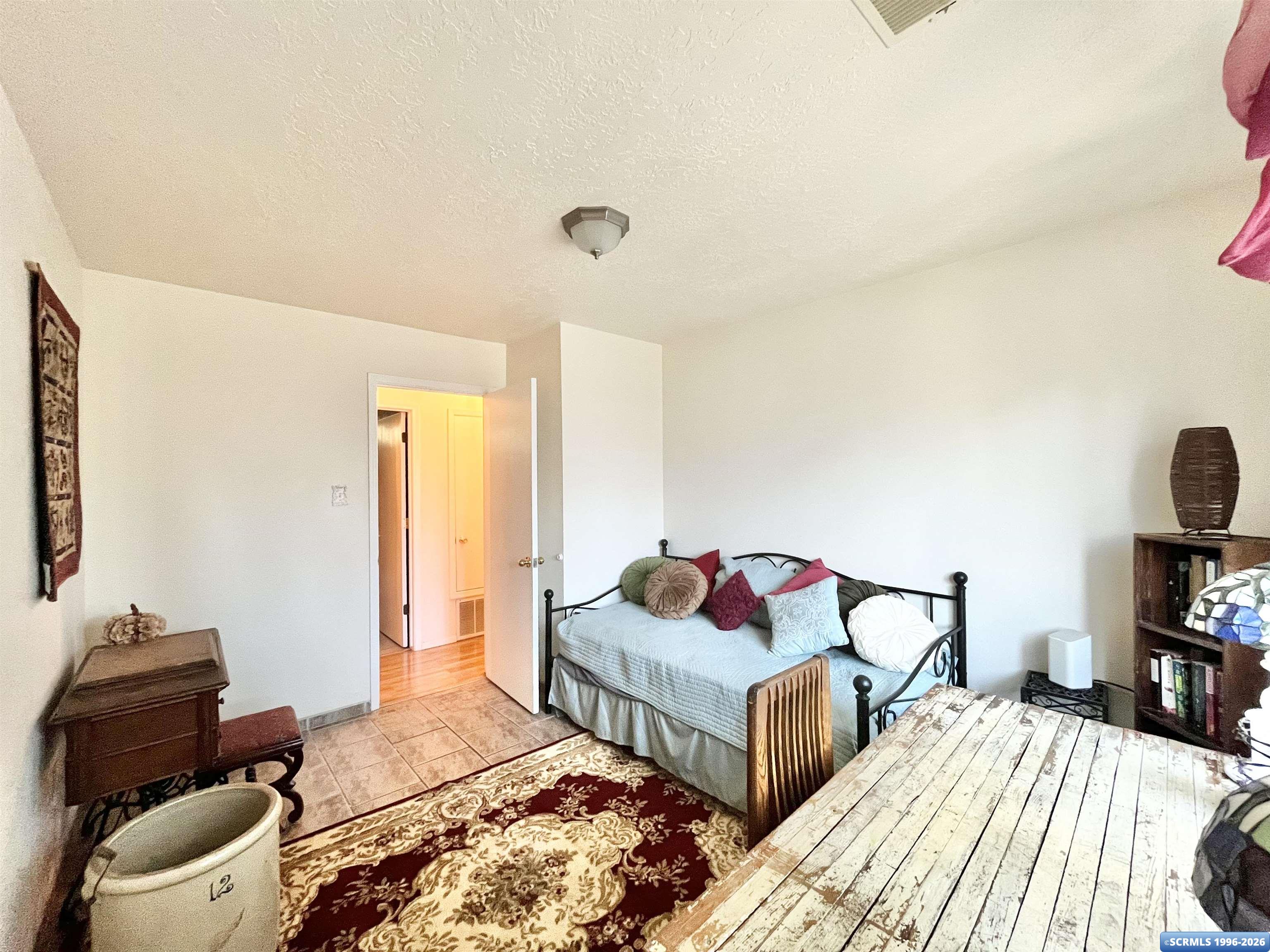 3613 N Swan Street, photograph 21