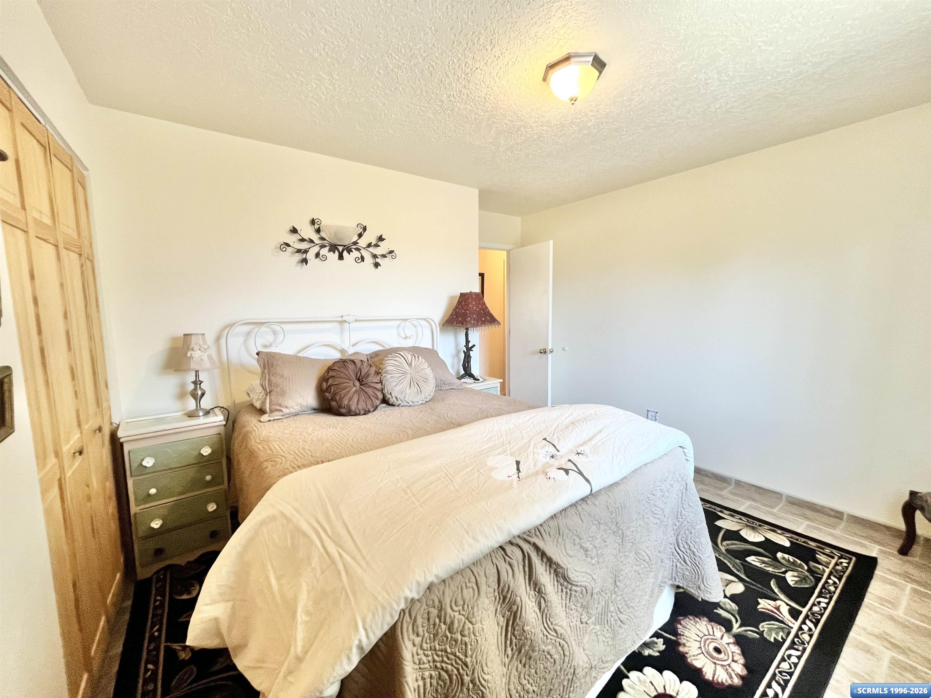3613 N Swan Street, photograph 23