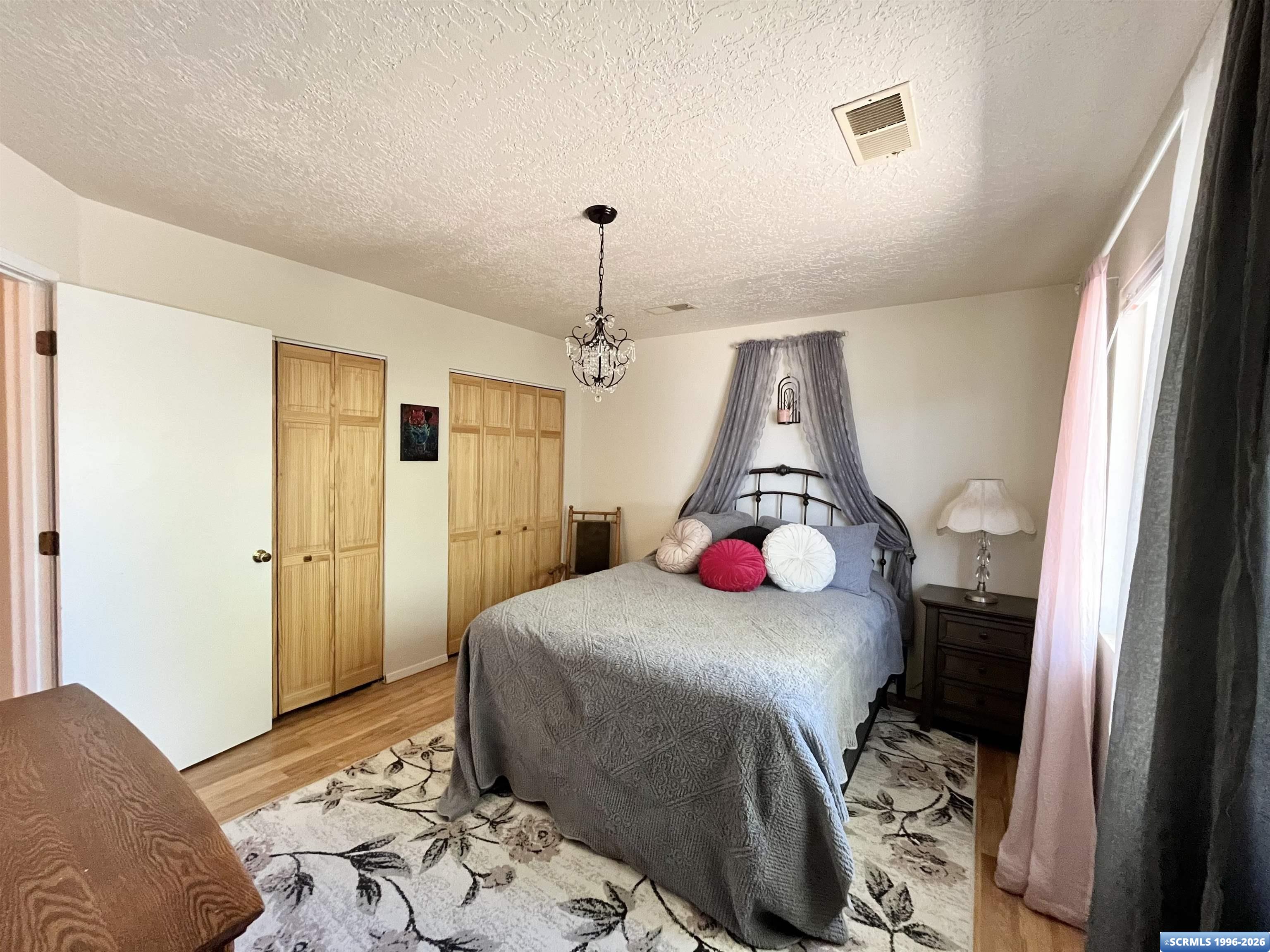 3613 N Swan Street, photograph 24