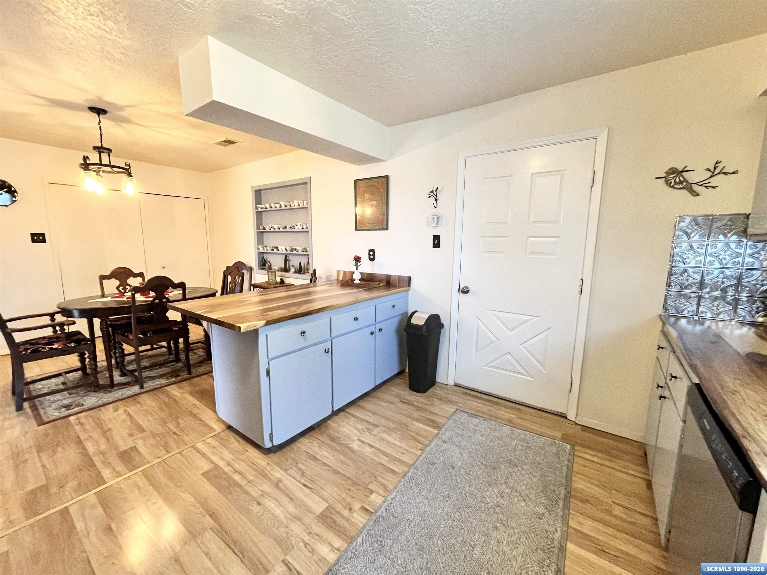 3613 N Swan Street, photograph 13