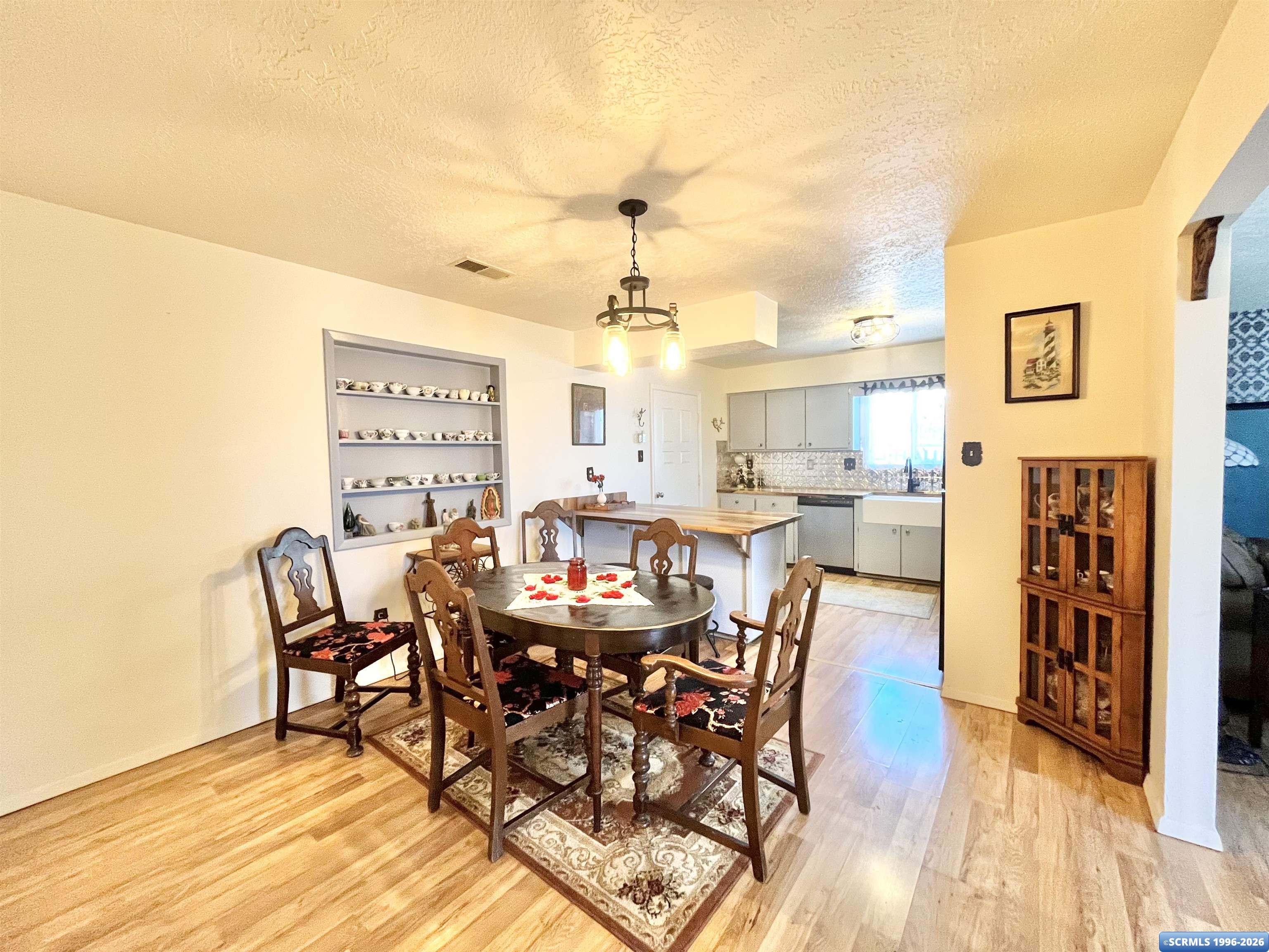 3613 N Swan Street, photograph 14