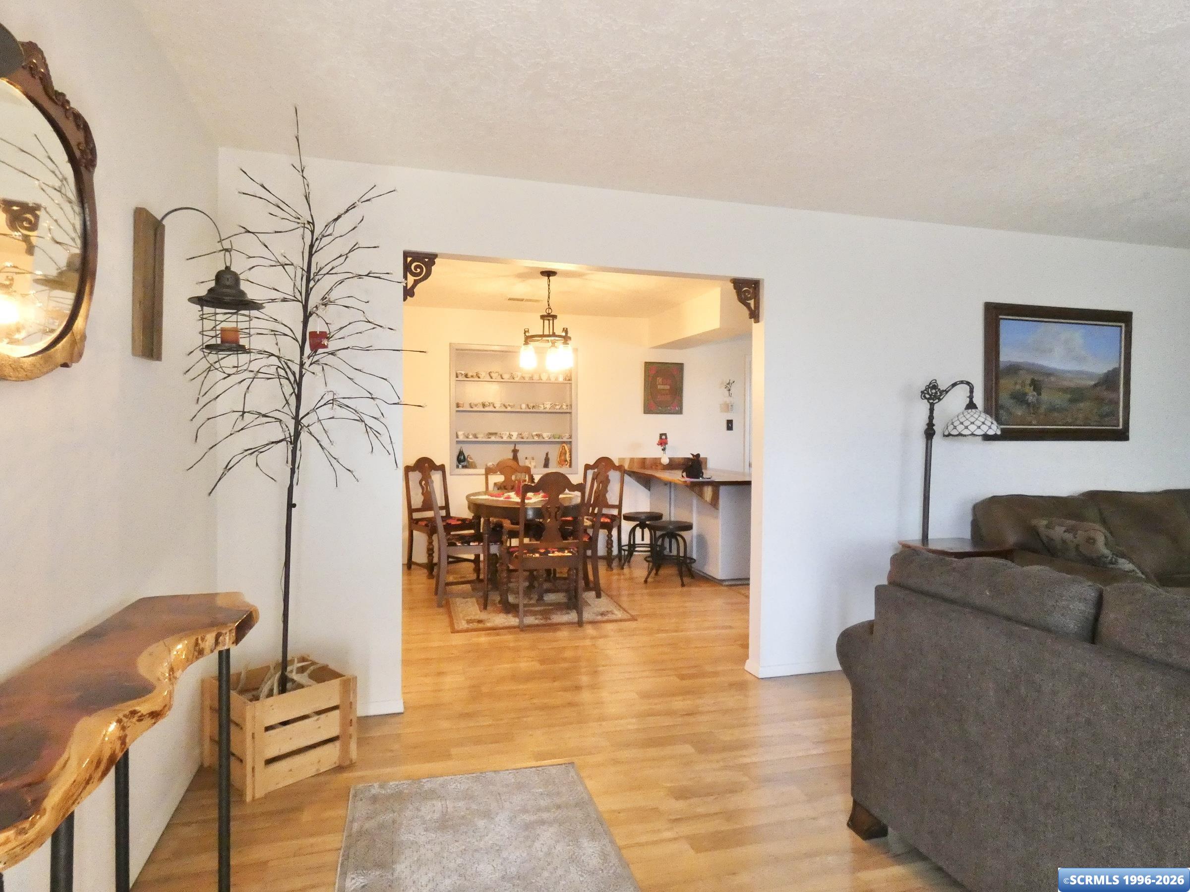 3613 N Swan Street, photograph 15