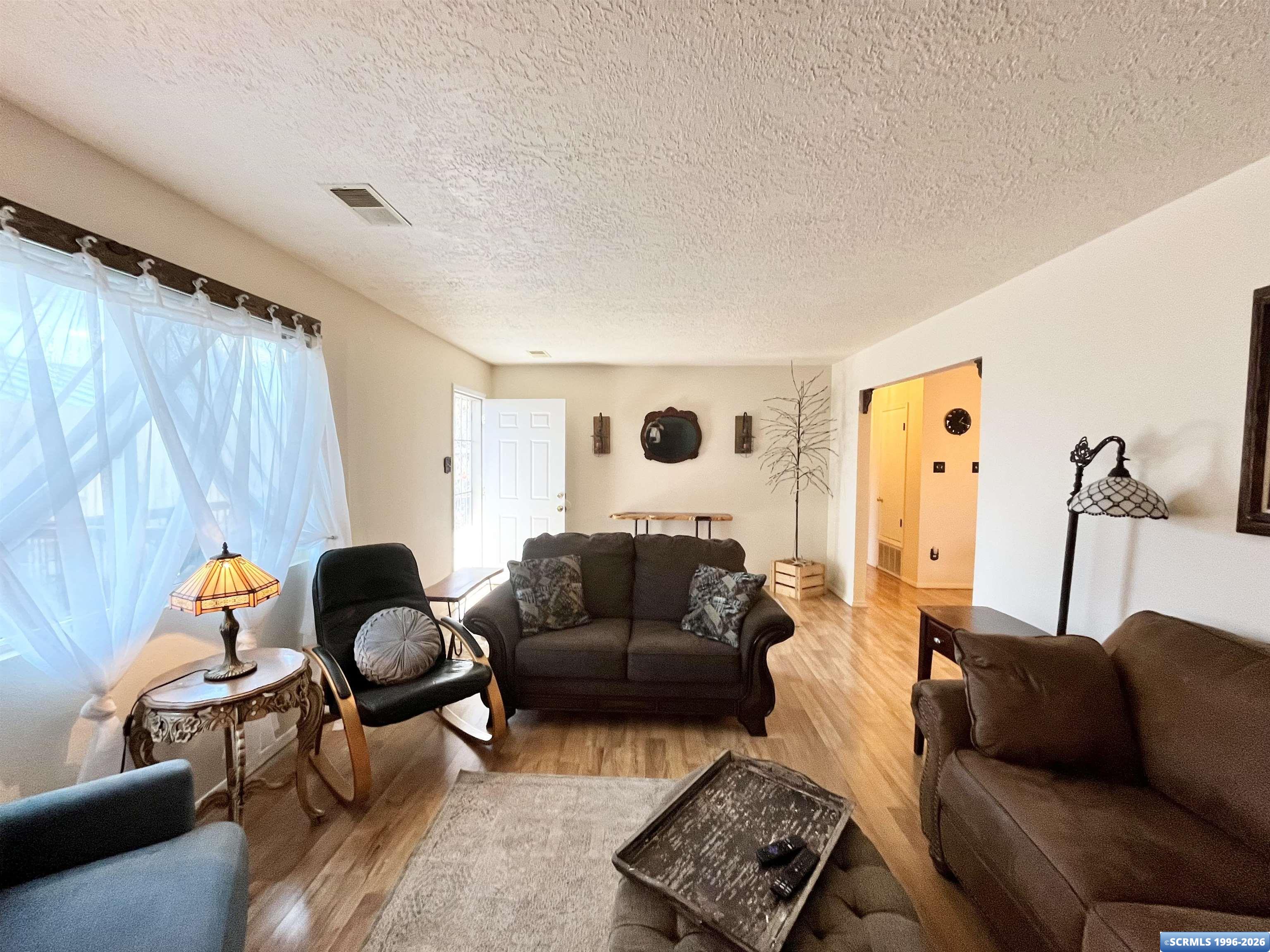 3613 N Swan Street, photograph 16