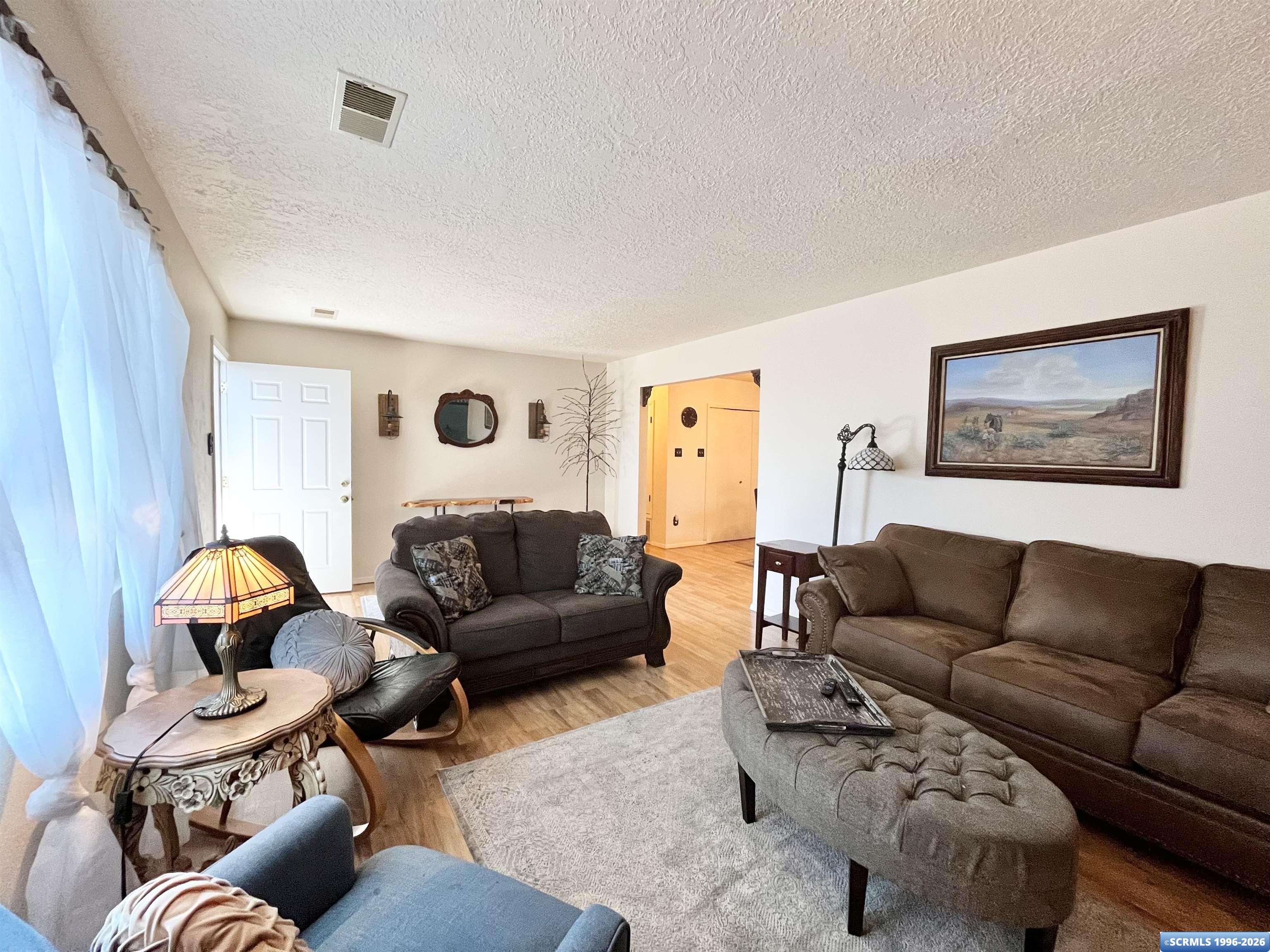 3613 N Swan Street, photograph 17