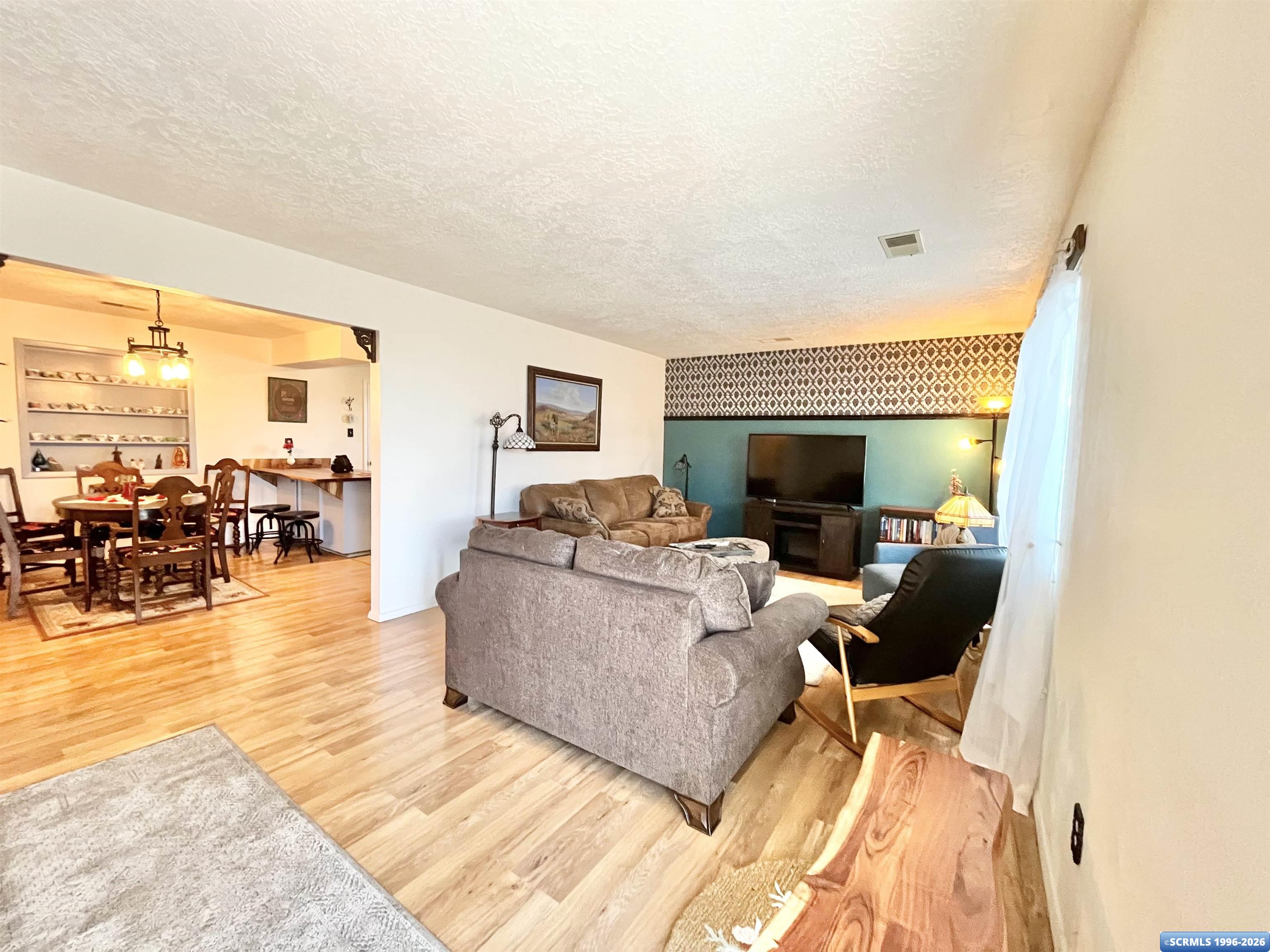 3613 N Swan Street, photograph 18