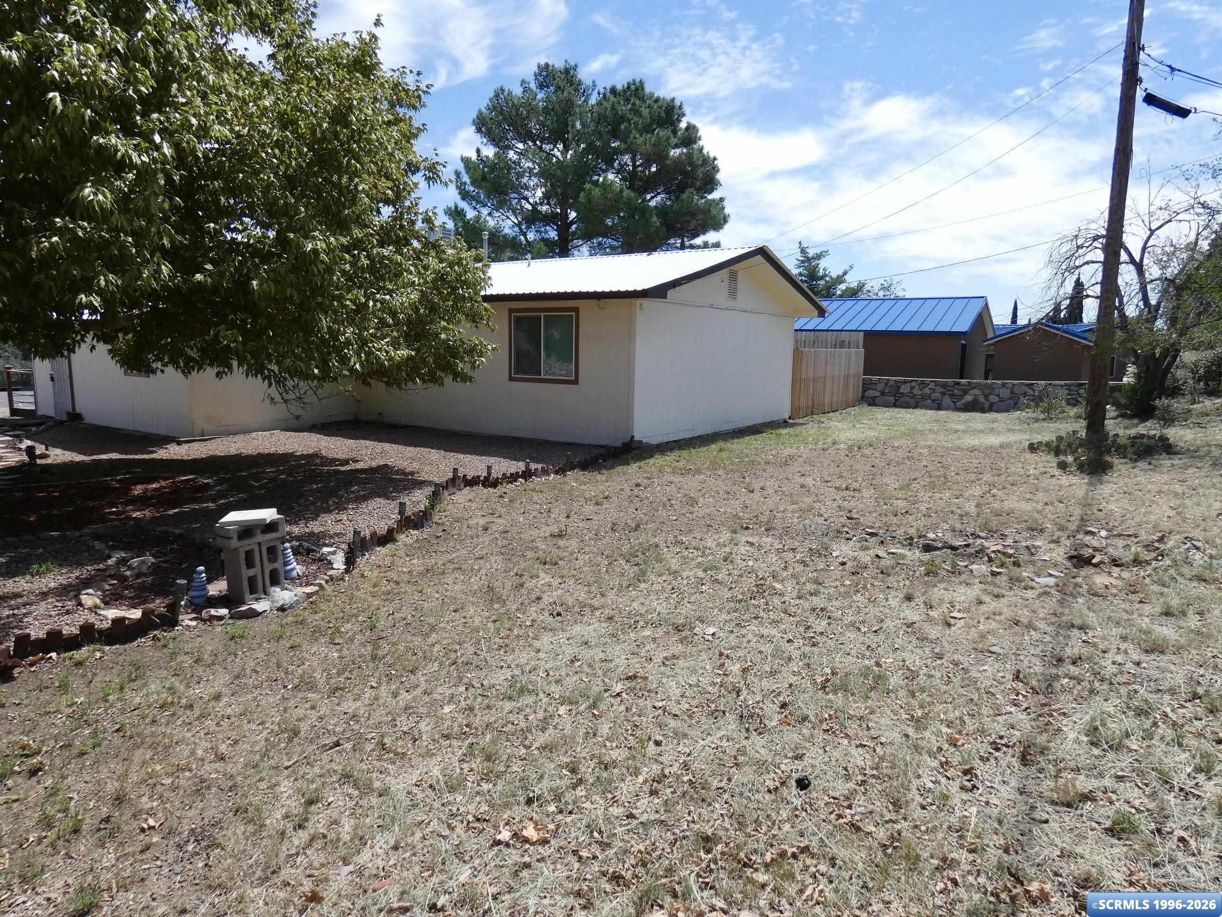 3613 N Swan Street, photograph 7