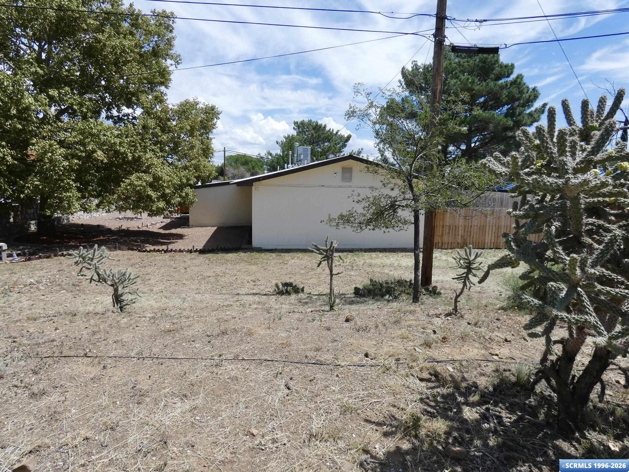 3613 N Swan Street, photograph 8