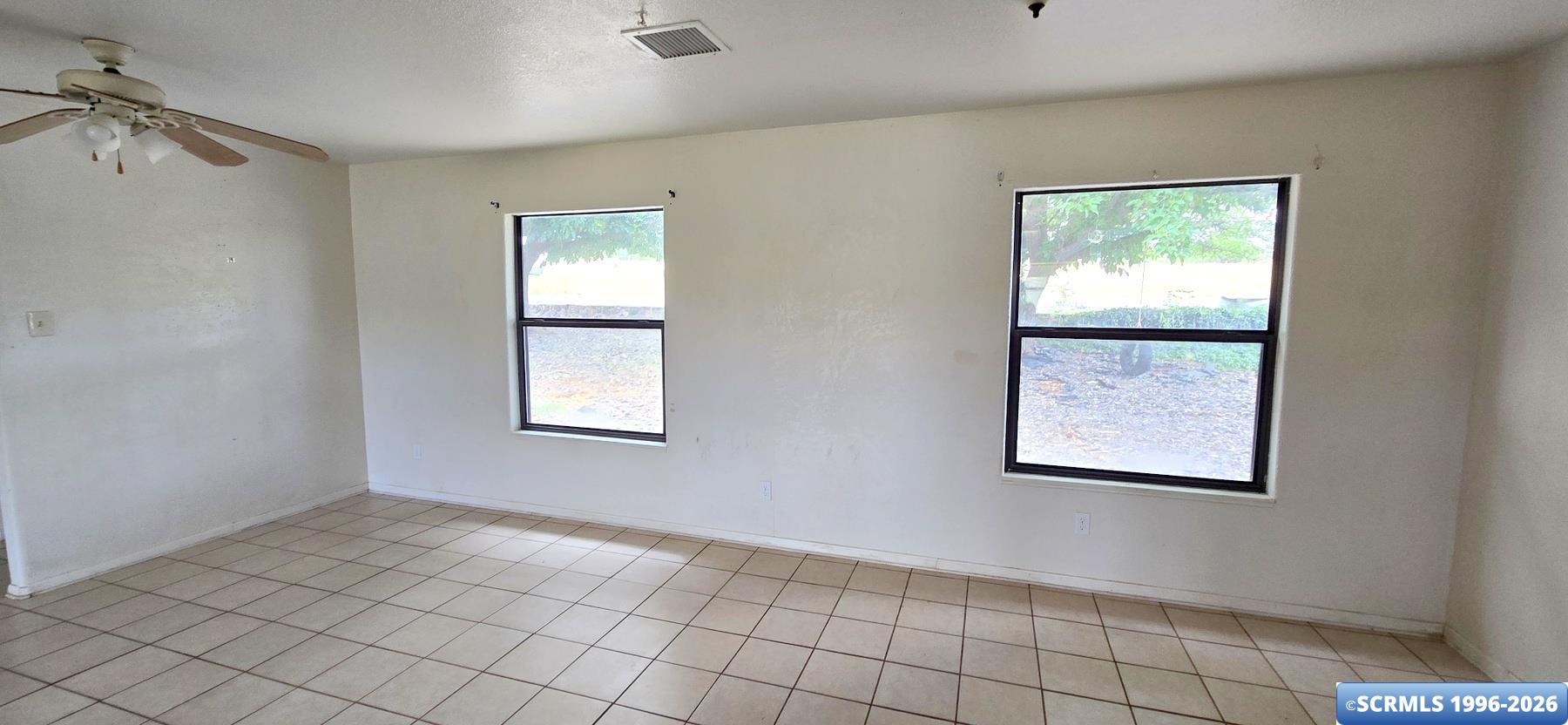 2800 TABOR DRIVE, photograph 3
