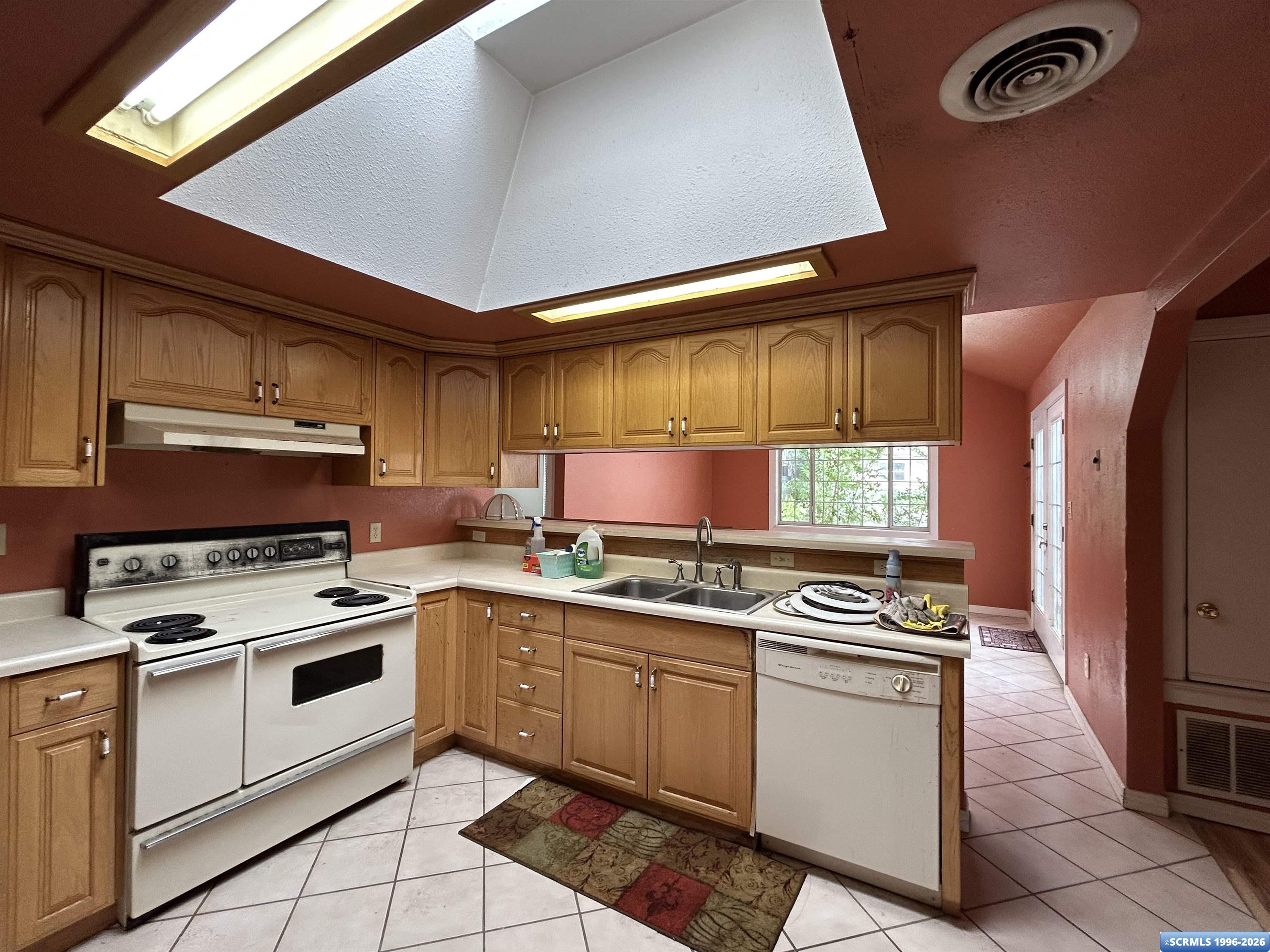 305 Santa Rita Street, photograph 21