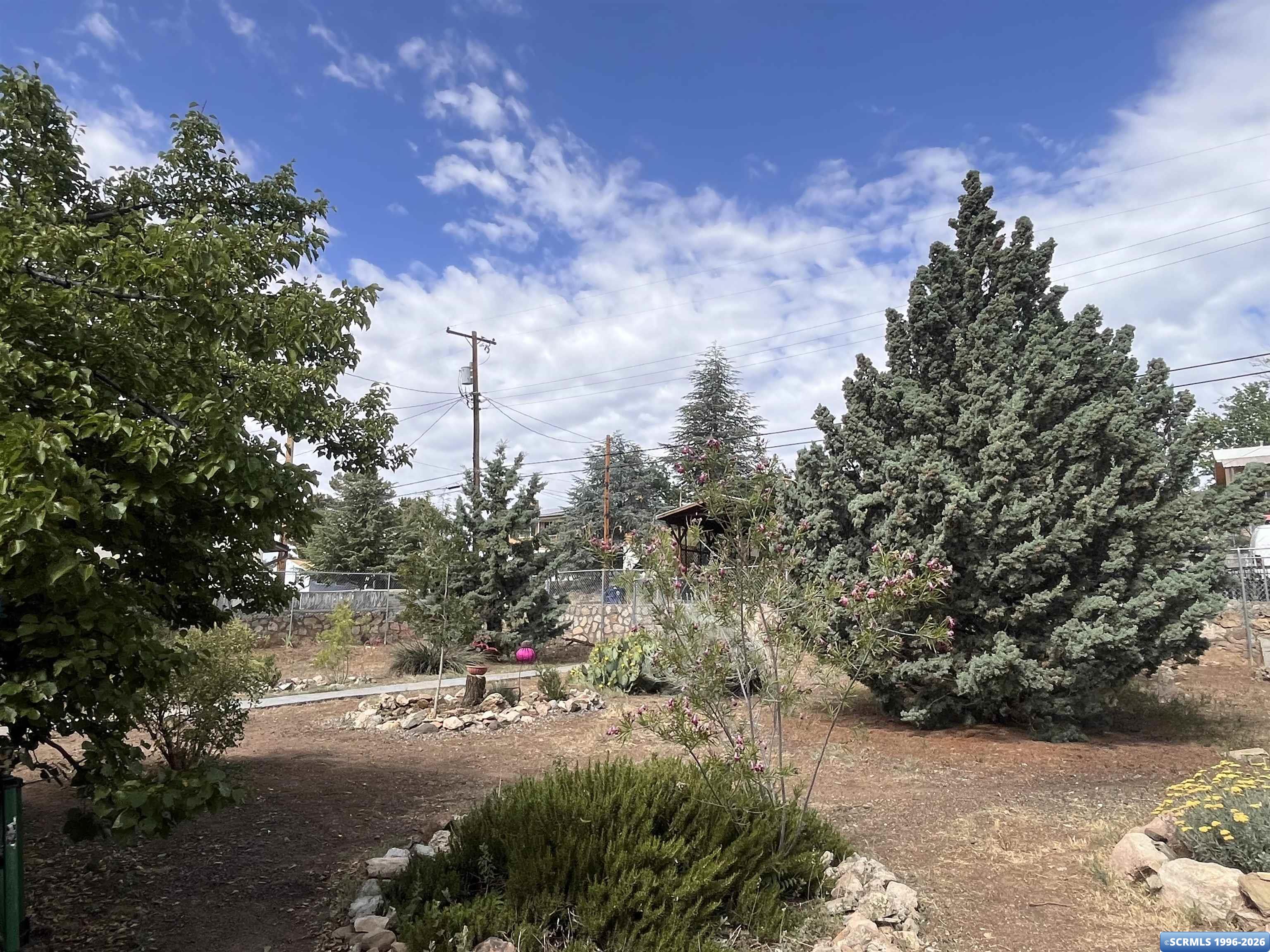 2117 N Yucca Drive, photograph 4