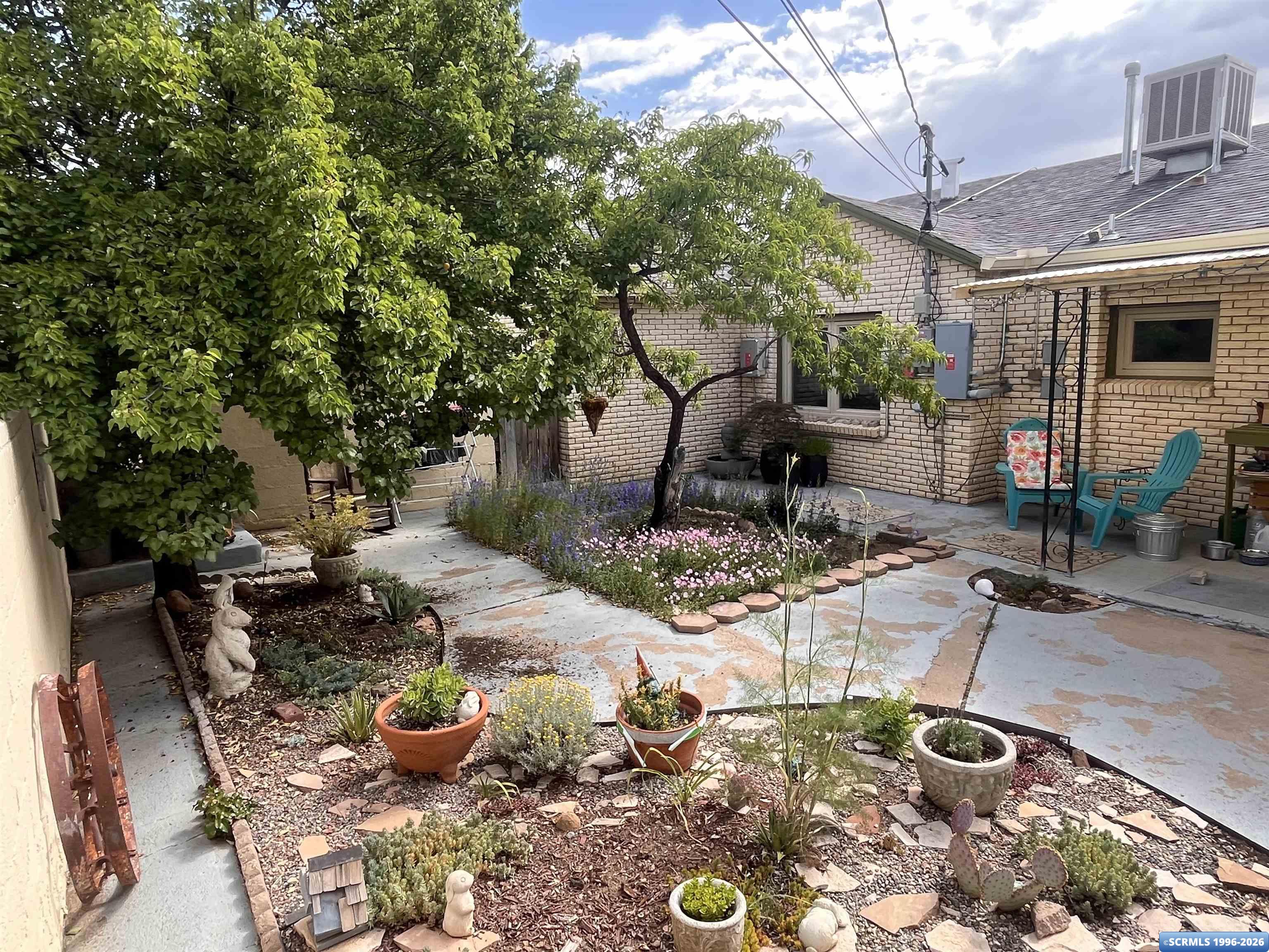 2117 N Yucca Drive, photograph 5