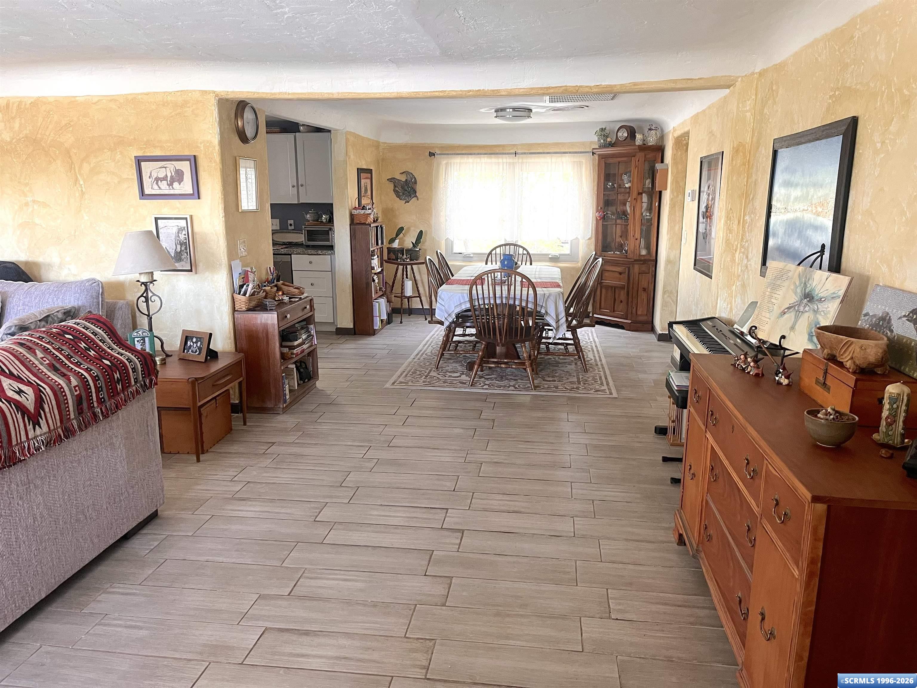 2117 N Yucca Drive, photograph 17