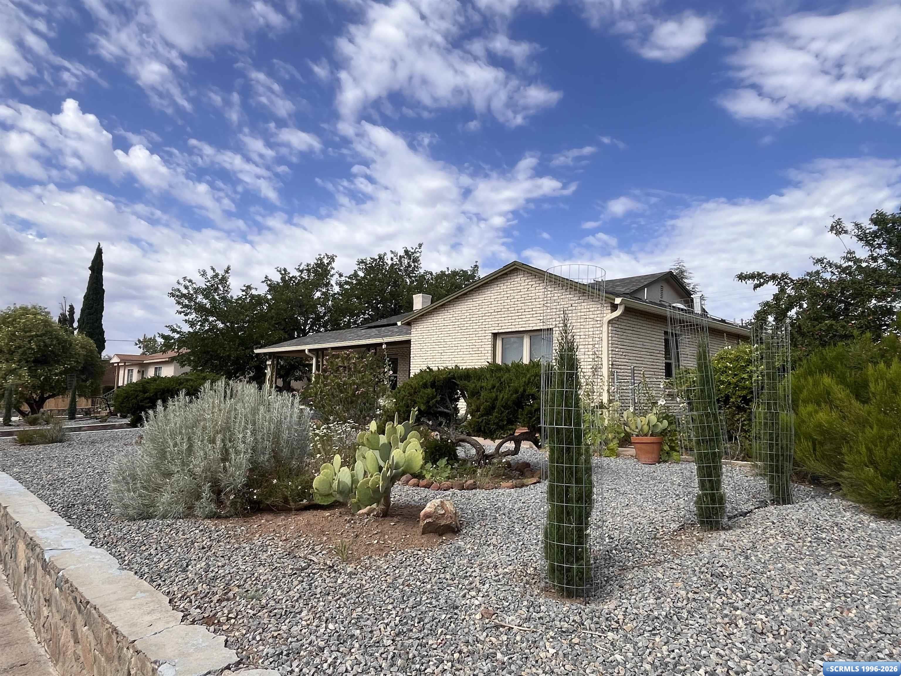 2117 N Yucca Drive, photograph 25