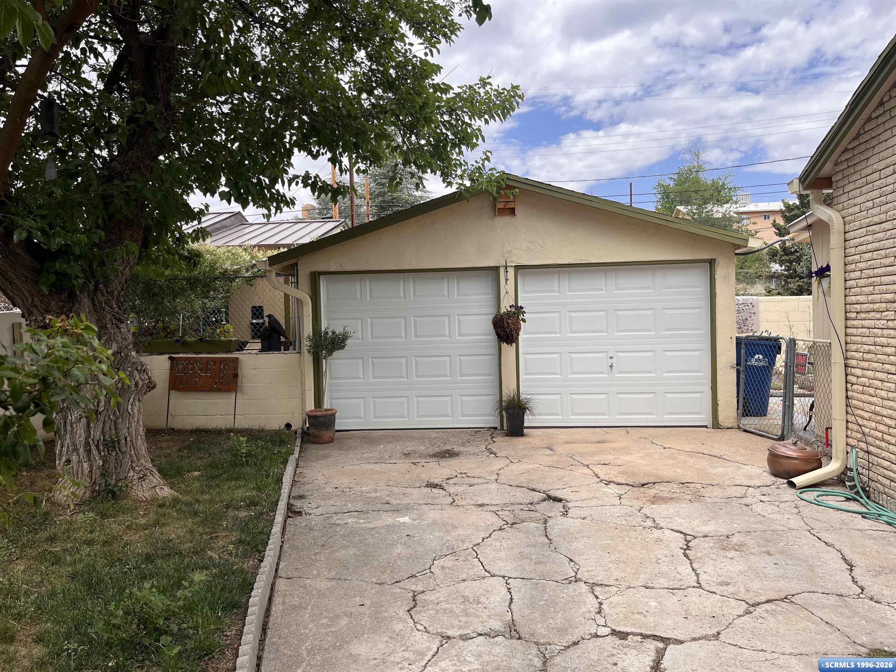 2117 N Yucca Drive, photograph 26