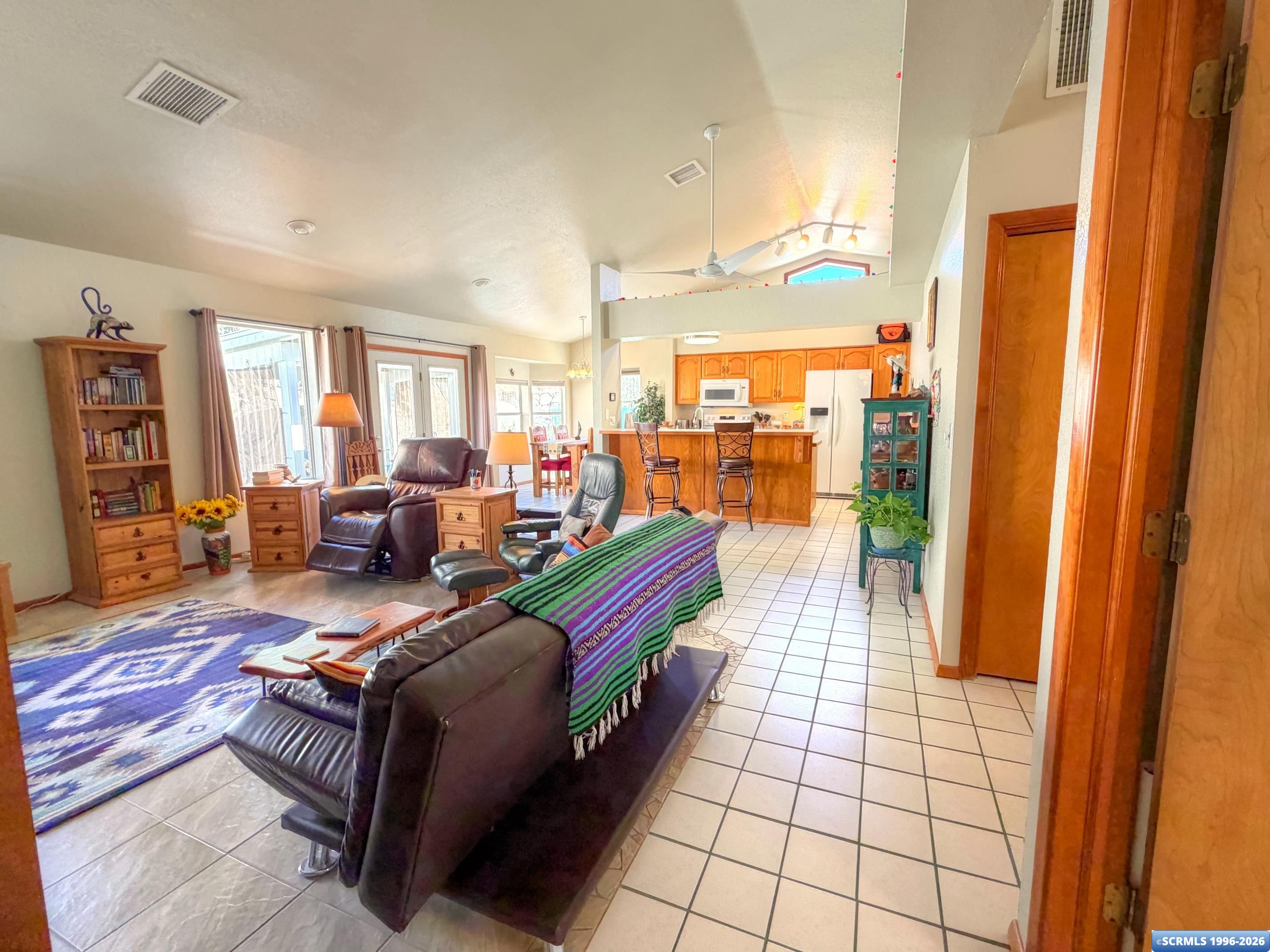 844 Hester Street, photograph 4