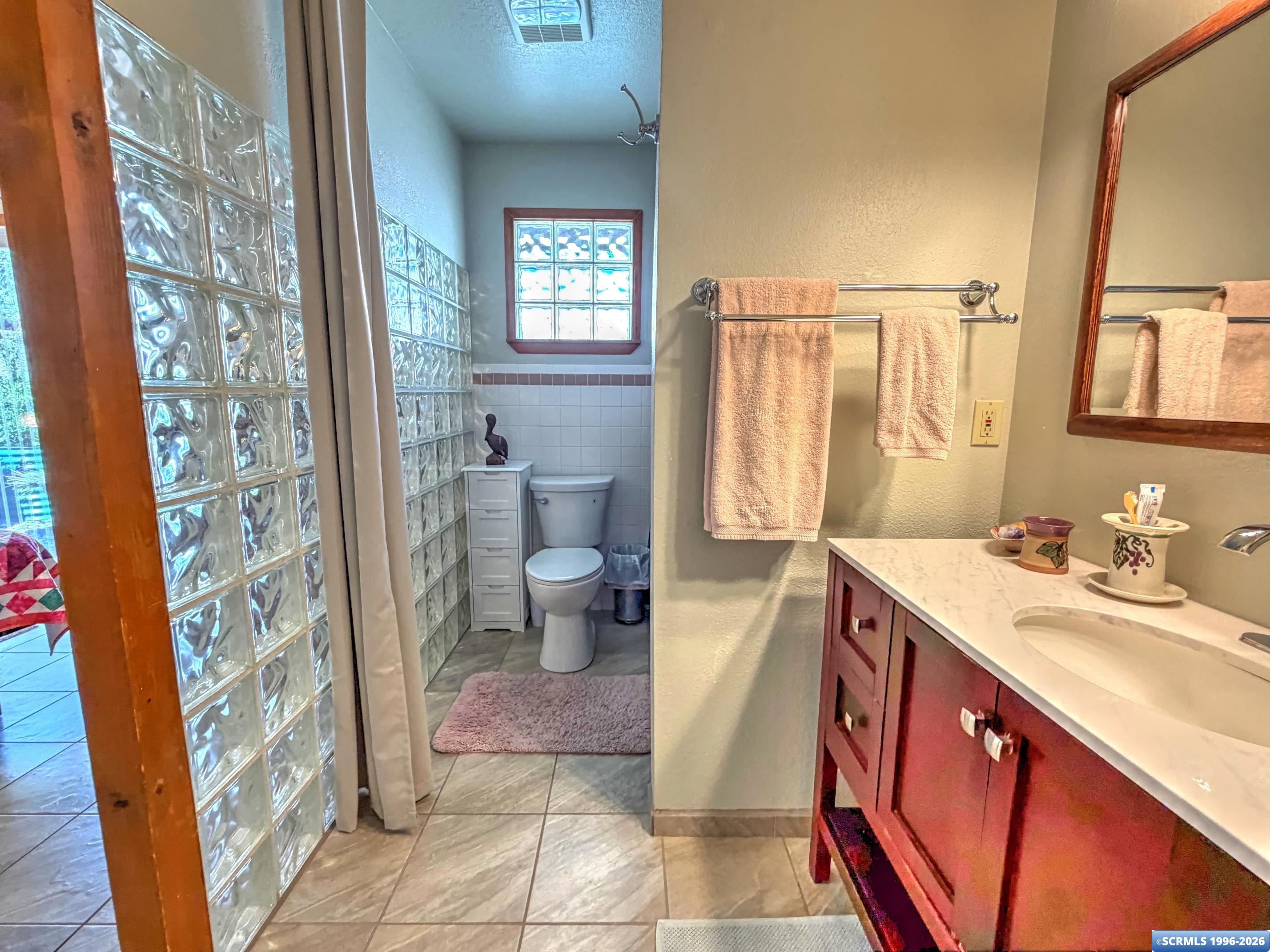 844 Hester Street, photograph 15