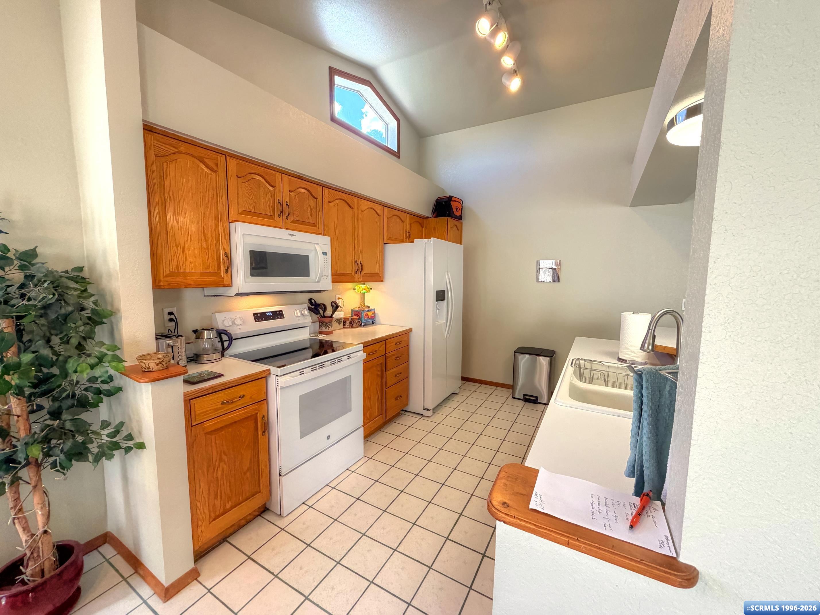 844 Hester Street, photograph 10