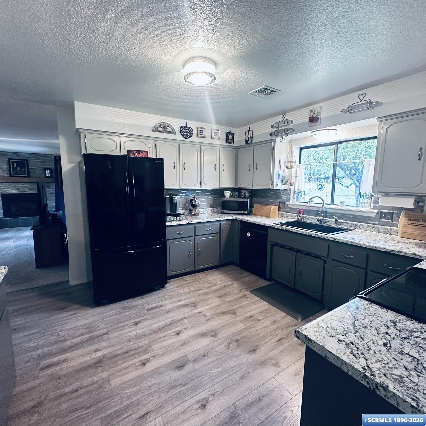 75 Valley Drive, photograph 16