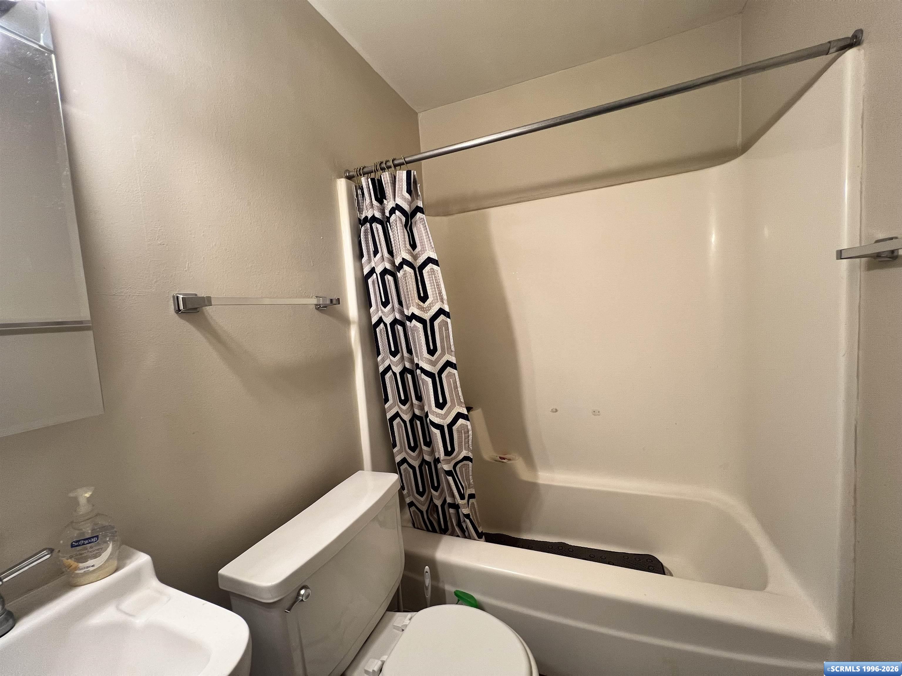 811 & 811.5 Hester Street, photograph 6