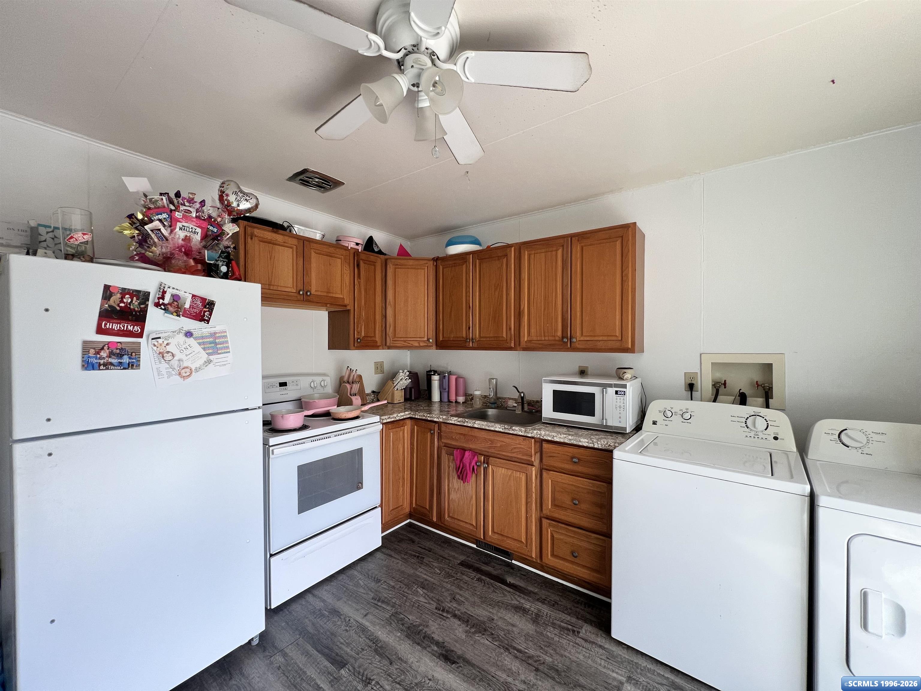 809 / 809 1/2 Hester Street, photograph 4