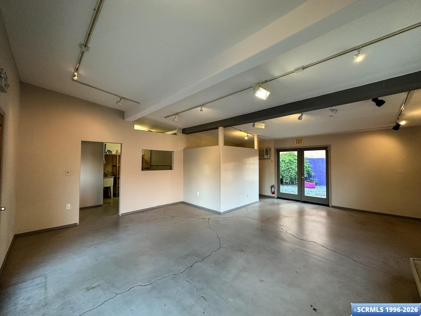 211 N Texas Street, photograph 7